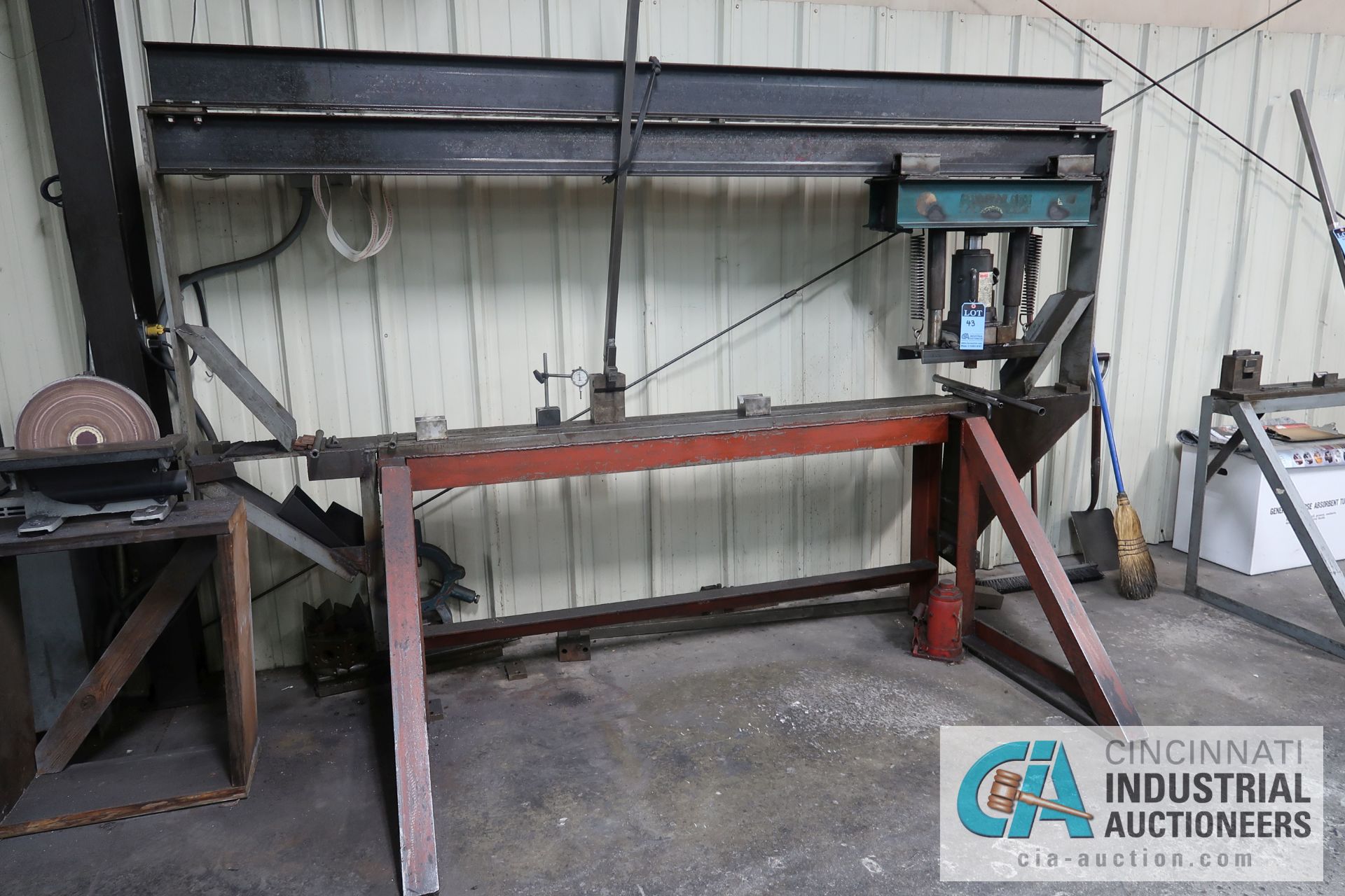 30 TON SHOP BUILT MANUAL HYDRAULIC SHAFT STRAIGHTENER WITH CAPACITY UNKNOWN MANUAL HAND