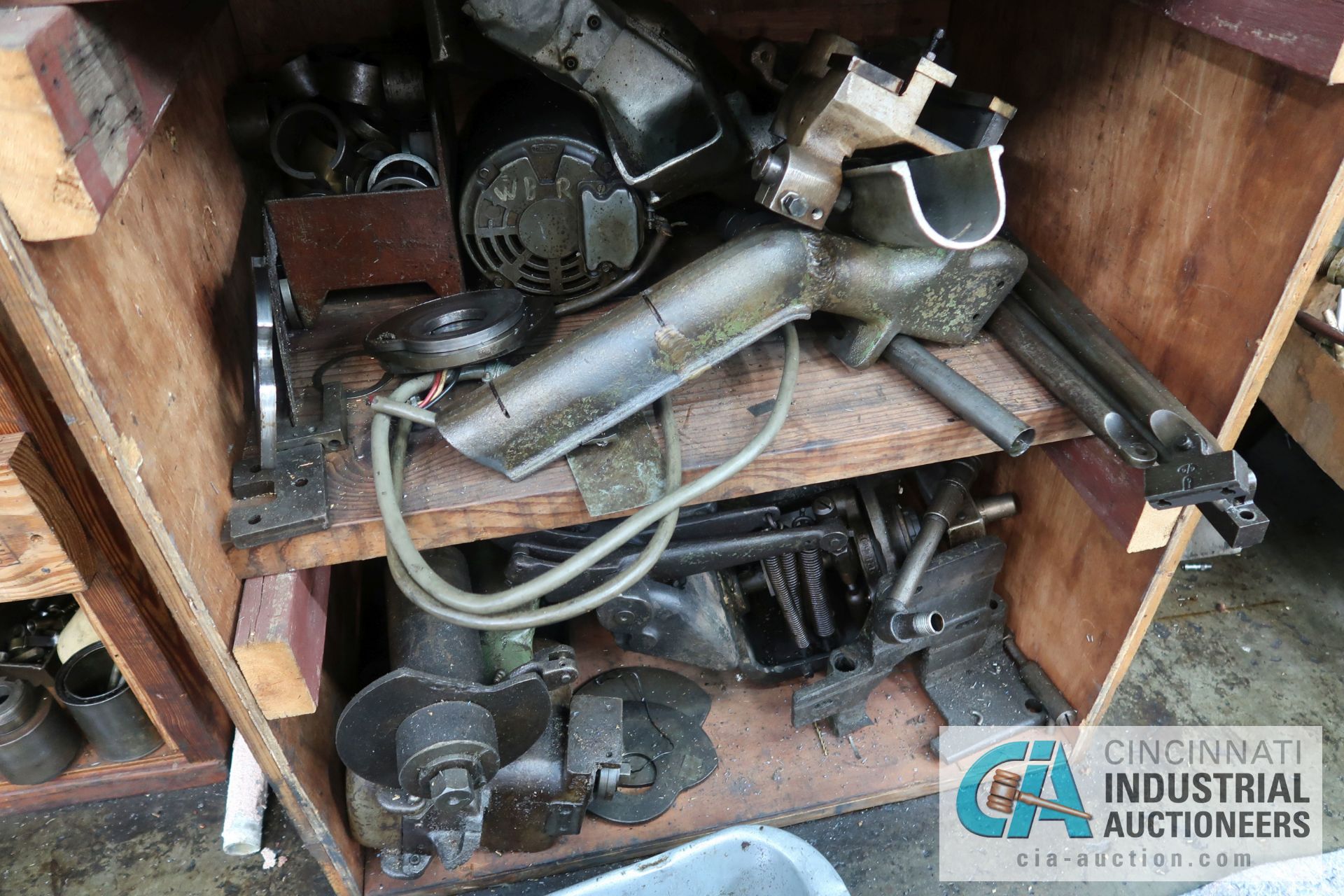 (LOT) LARGE ASSORTMENT MISCELLANEOUS DAVENPORT TOOLING, ATTACHMENTS, GEARS, CAMS AND OTHER RELATED - Image 10 of 21