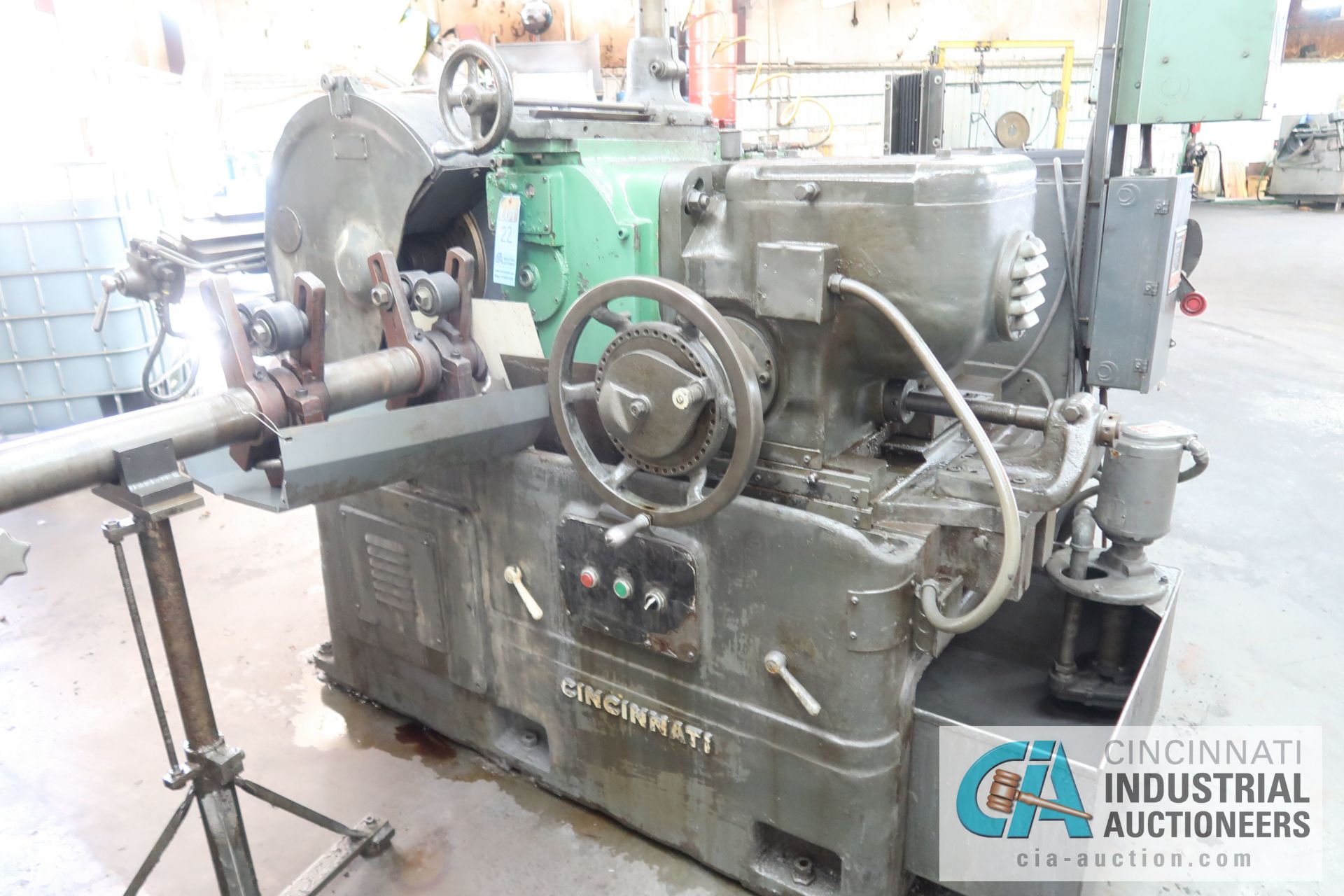 CINCINNATI MODEL 3 CENTERLESS GRINDER; S/N 3M3H5A-37 WITH INFEED AND OUTFEED CONVEYORS