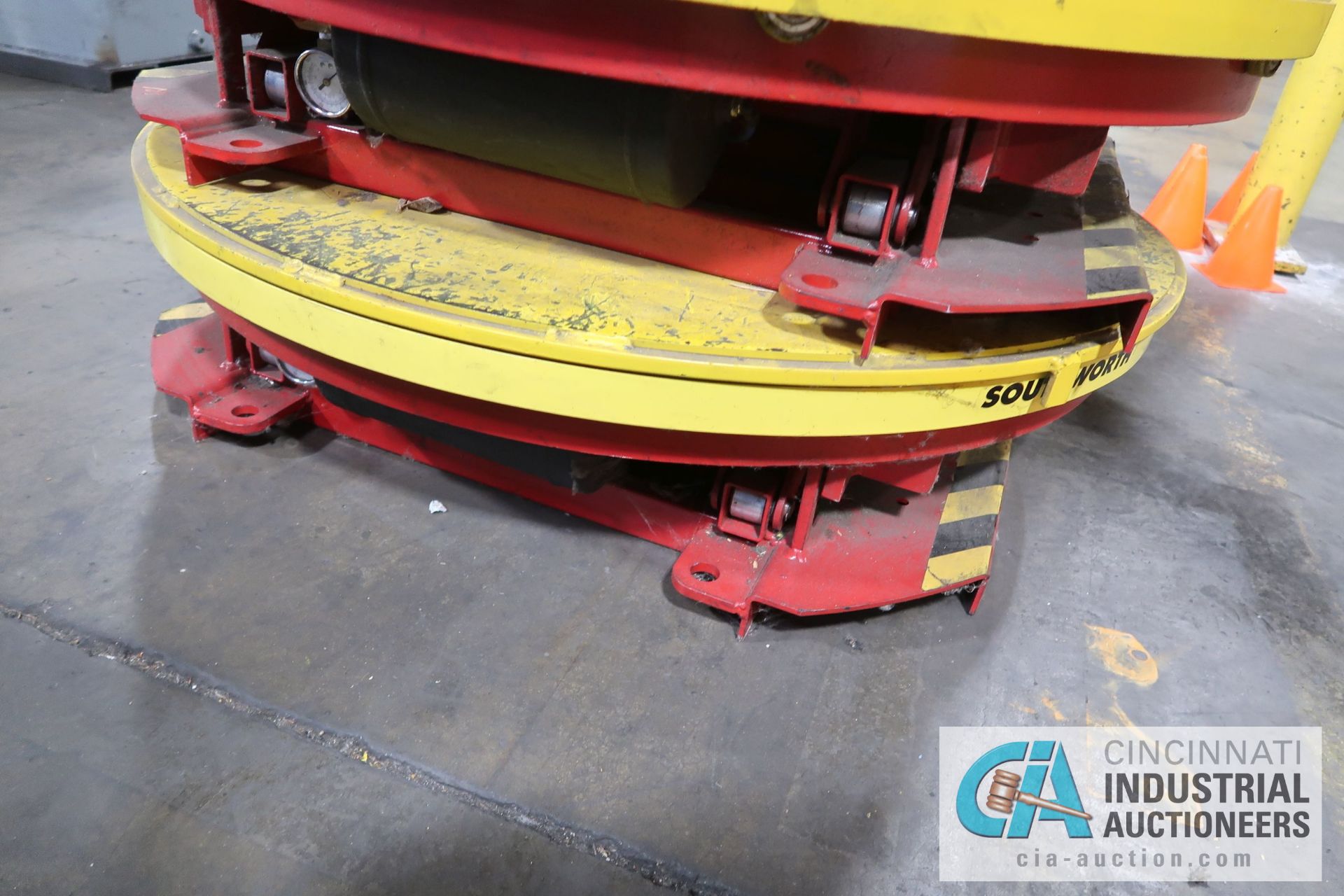 43" DIA. SOUTHWORTH PNEUMATIC SCISSOR LIFT ROTARY TABLE - Image 2 of 2