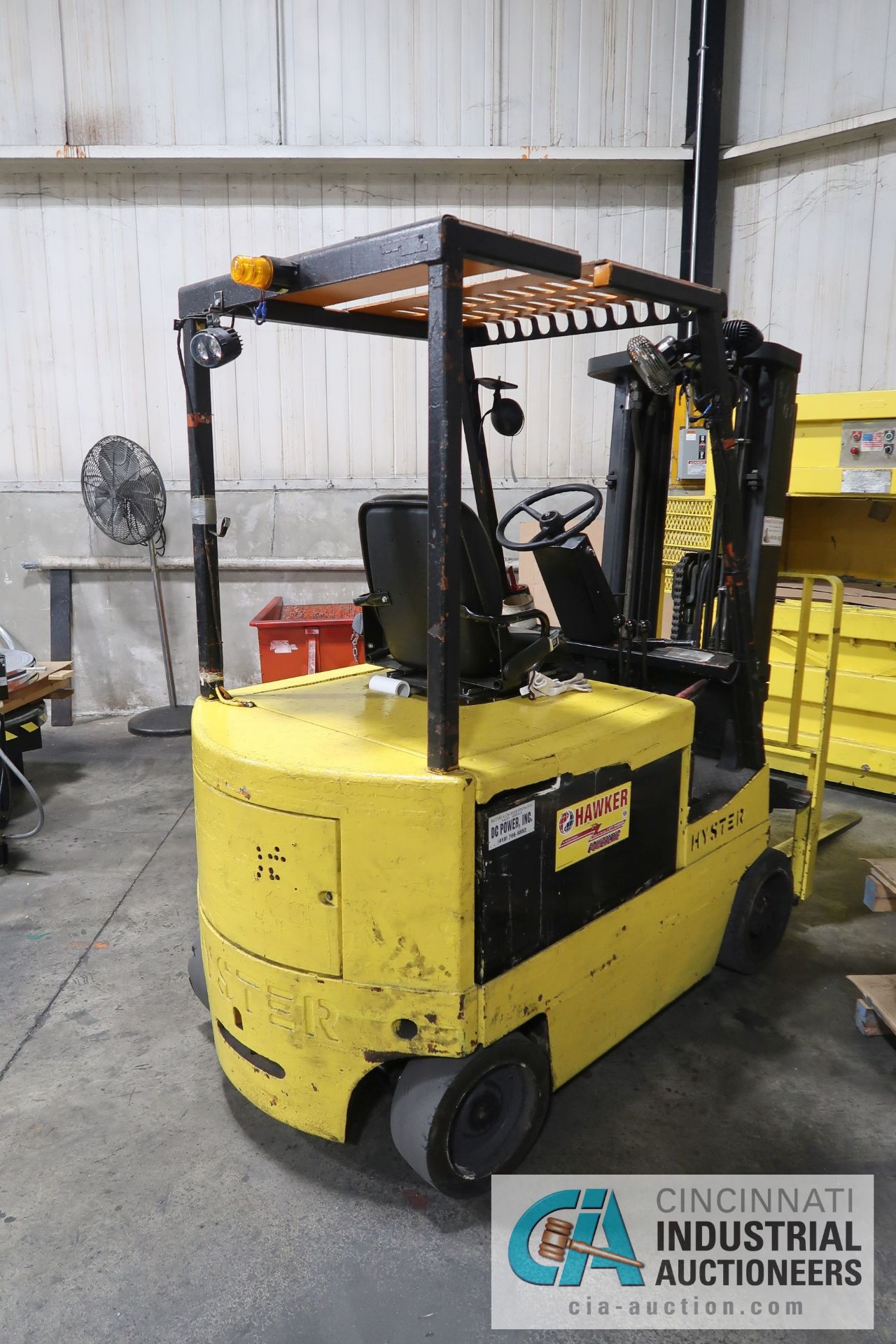 5,000 LB HYSTER MODEL E50XL-33 ELECTRIC SOLID TIRE LIFT TRUCK; S/N C108V17661N, 3-STAGE MAST, 81" - Image 3 of 7