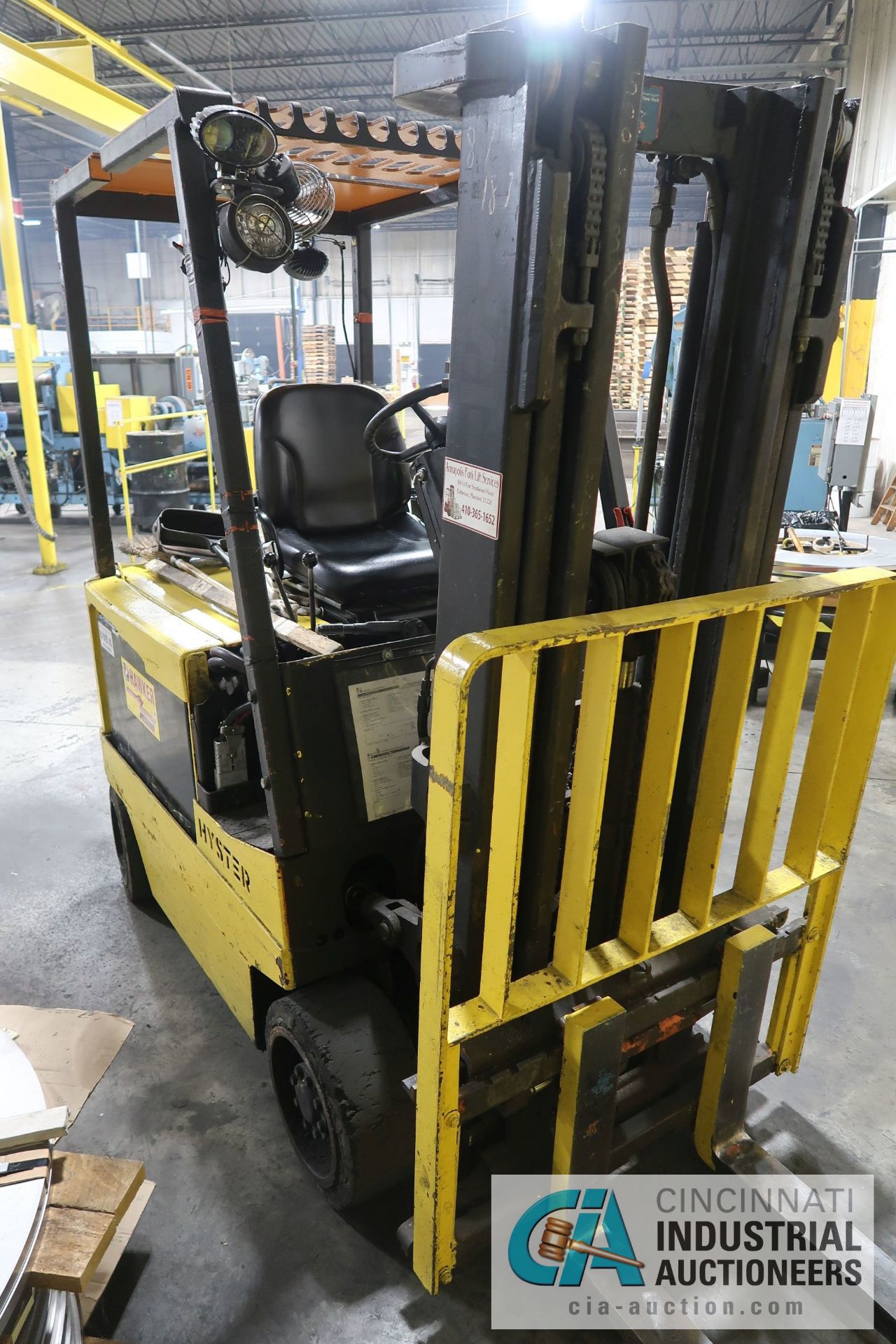 5,000 LB HYSTER MODEL E50XL-33 ELECTRIC SOLID TIRE LIFT TRUCK; S/N C108V17661N, 3-STAGE MAST, 81" - Image 2 of 7