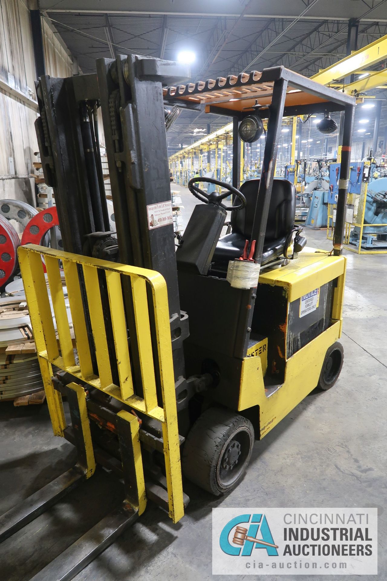 5,000 LB HYSTER MODEL E50XL-33 ELECTRIC SOLID TIRE LIFT TRUCK; S/N C108V17661N, 3-STAGE MAST, 81"