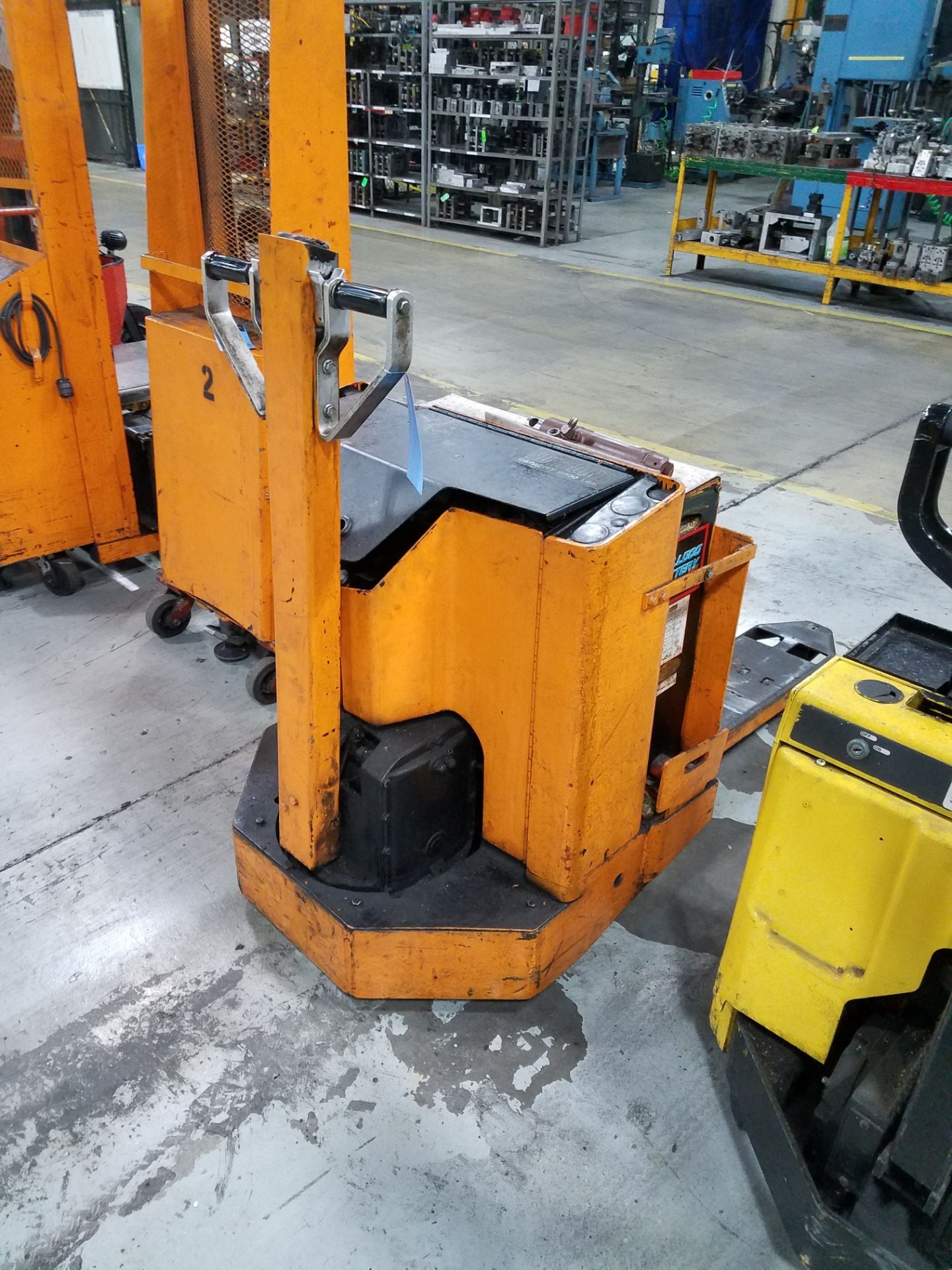 6,000 LB MFG UNKN ELECTRIC PALLET TRUCK, 24 VOLT - Image 2 of 2