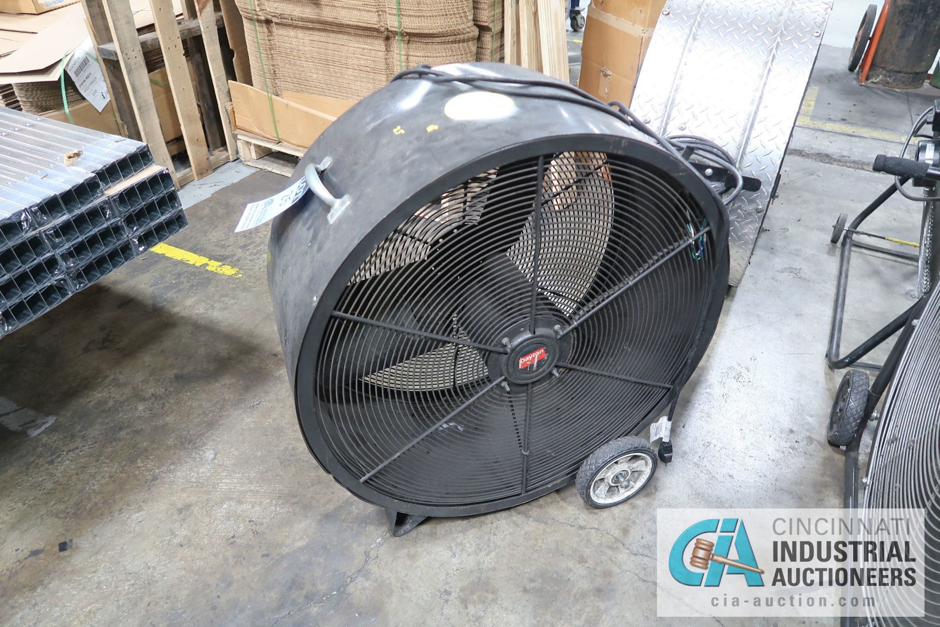 30" DIA PORTABLE AIR CIRCULATOR