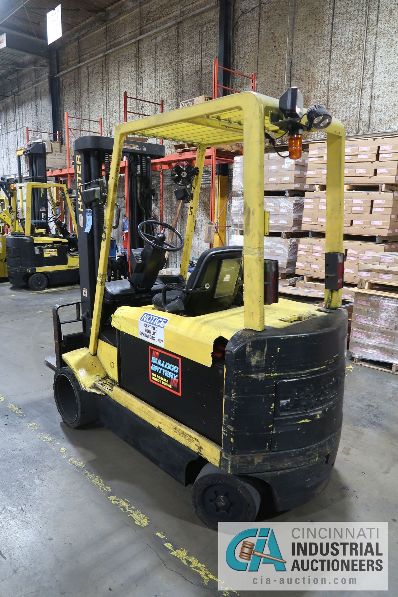 6,500 LB HYSTER MODEL E65XM-40 ELECTRIC SOLID TIRE LIFT TRUCK; S/N F108V023105, 3-STAGE MAST, 88" - Image 4 of 6