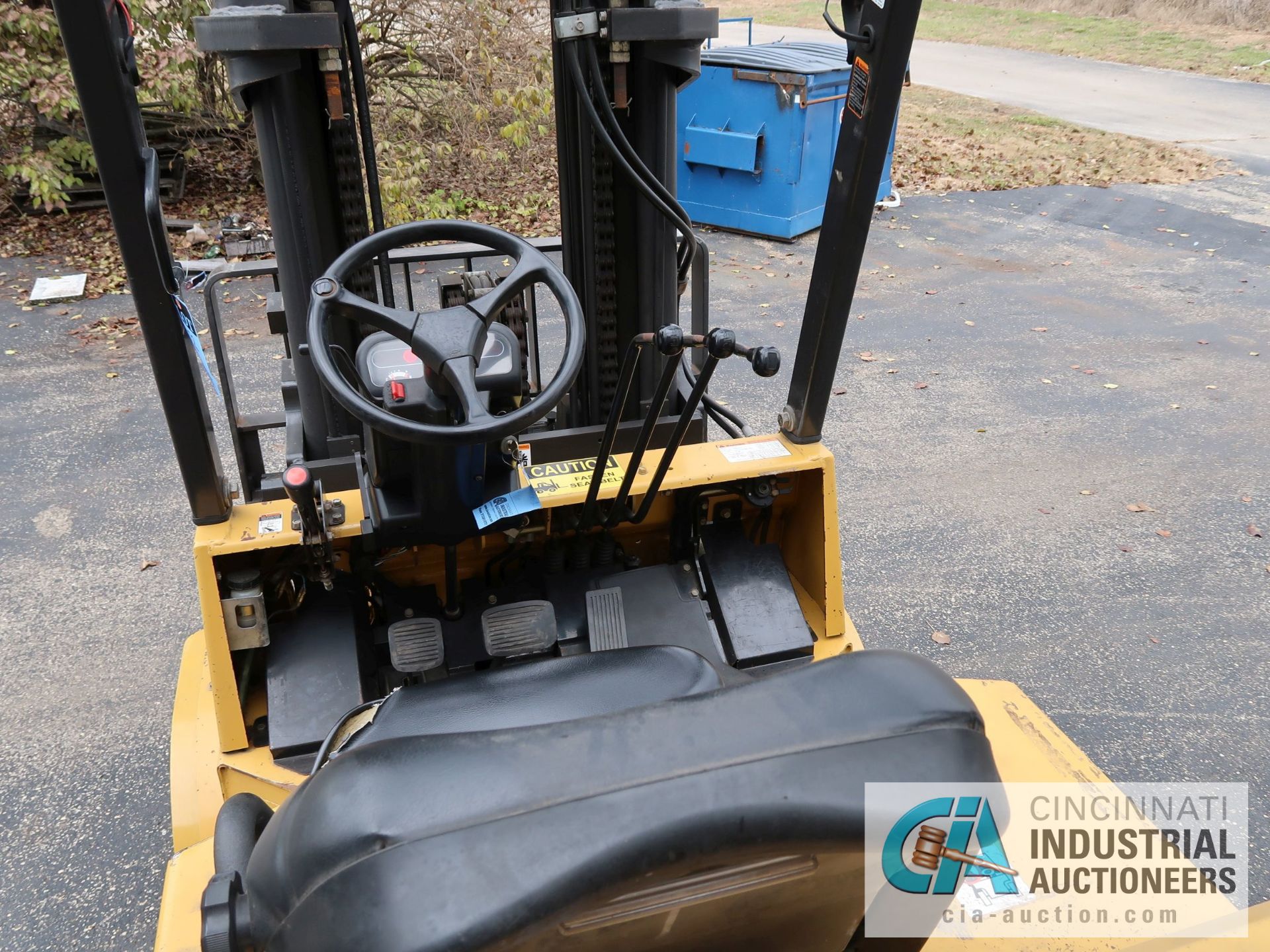 11,000 LB CATERPILLAR MODEL GC55K LP GAS FORK LIFT; S/N AT88A00314, 84" MAST HEIGHT, 172" LIFT - Image 9 of 11