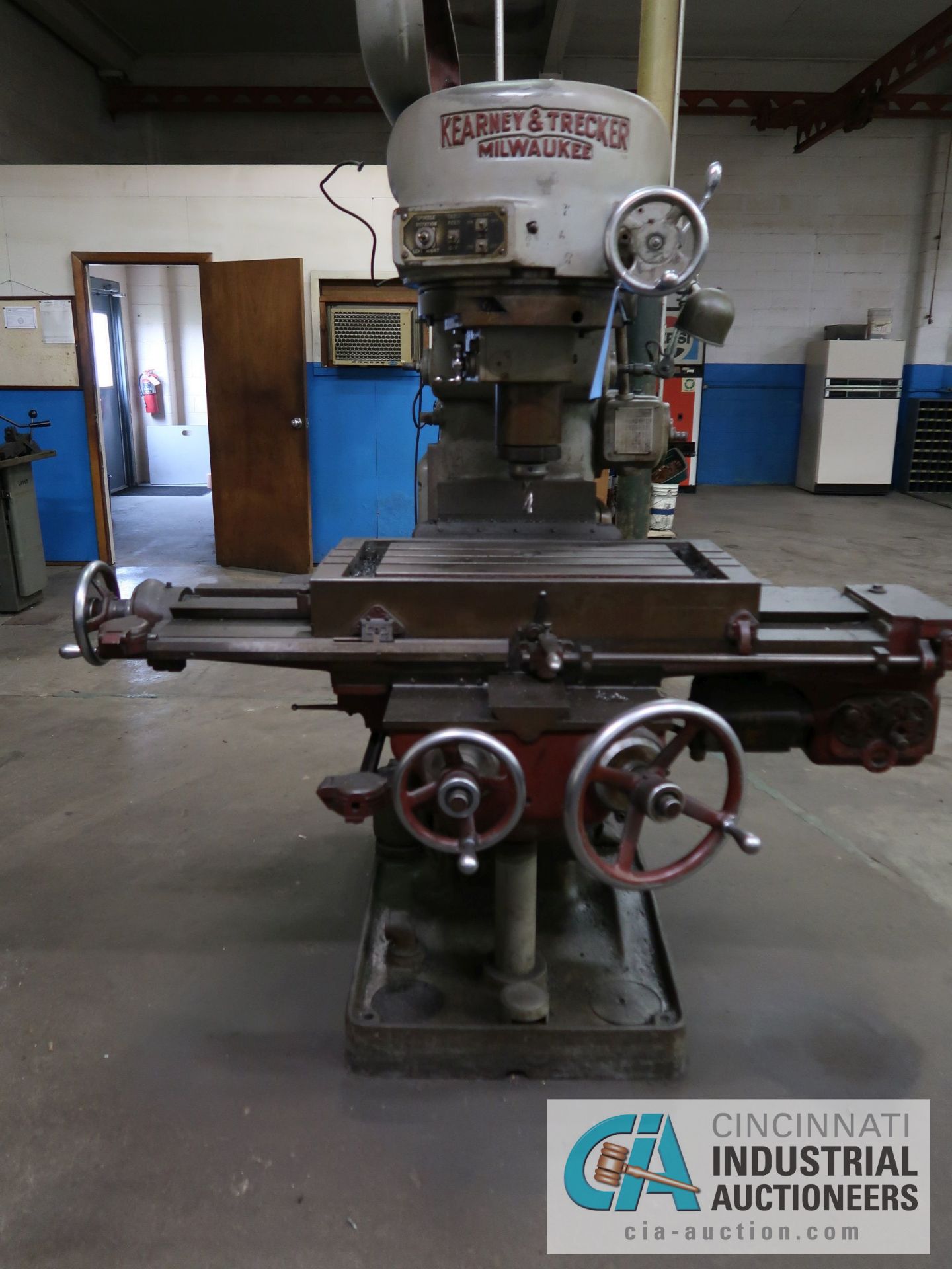 KEARNEY & TRECKER MODEL D VERTICAL MILL; S/N 2-6736, 30" X 16" TABLE, 18" THROAT, SPINDLE SPEEDS - Image 5 of 11