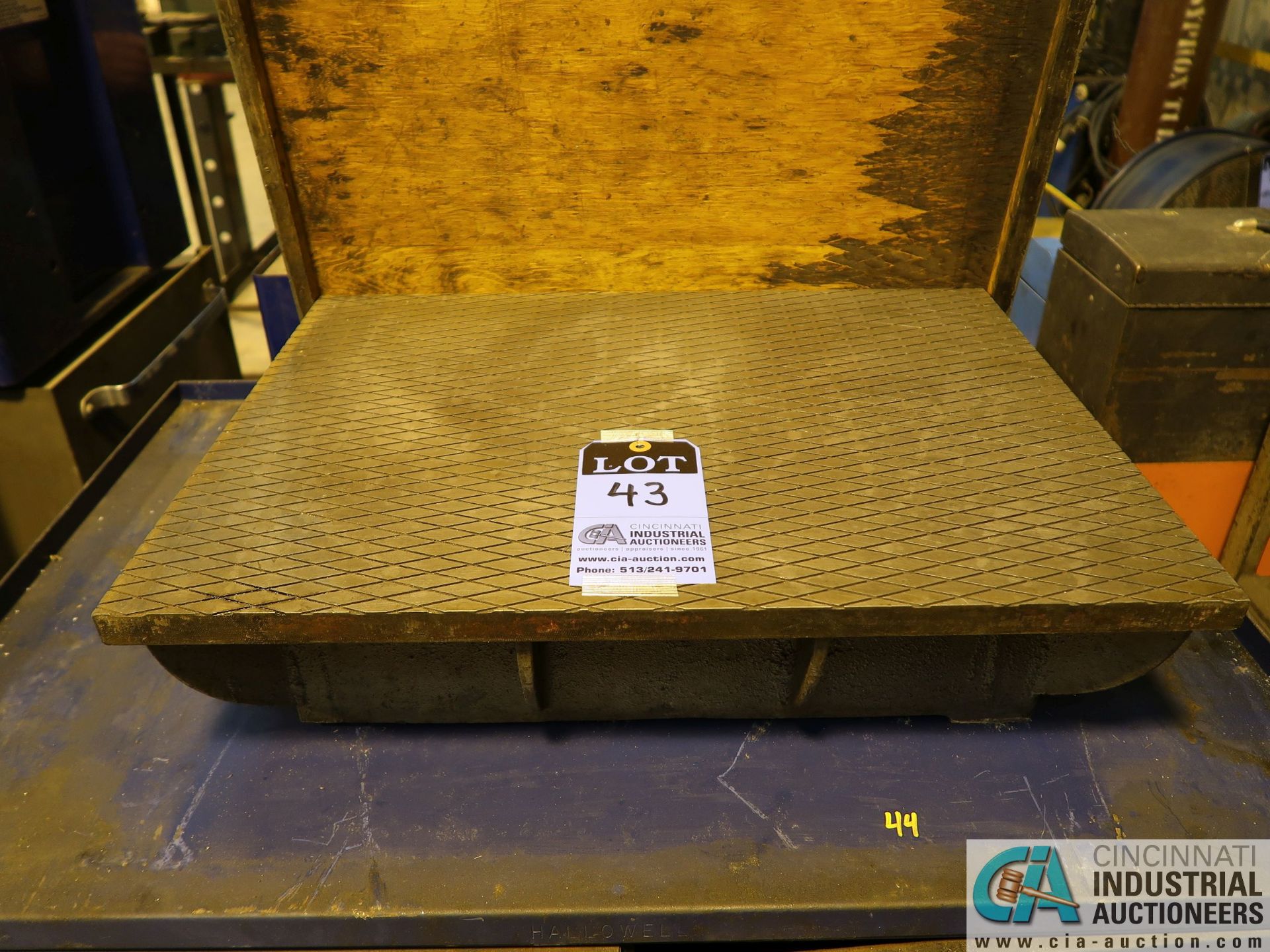 18" X 24" X 6" HIGH GROOVED DIAMOND SHAPE TOP CAST IRON SURFACE PLATE