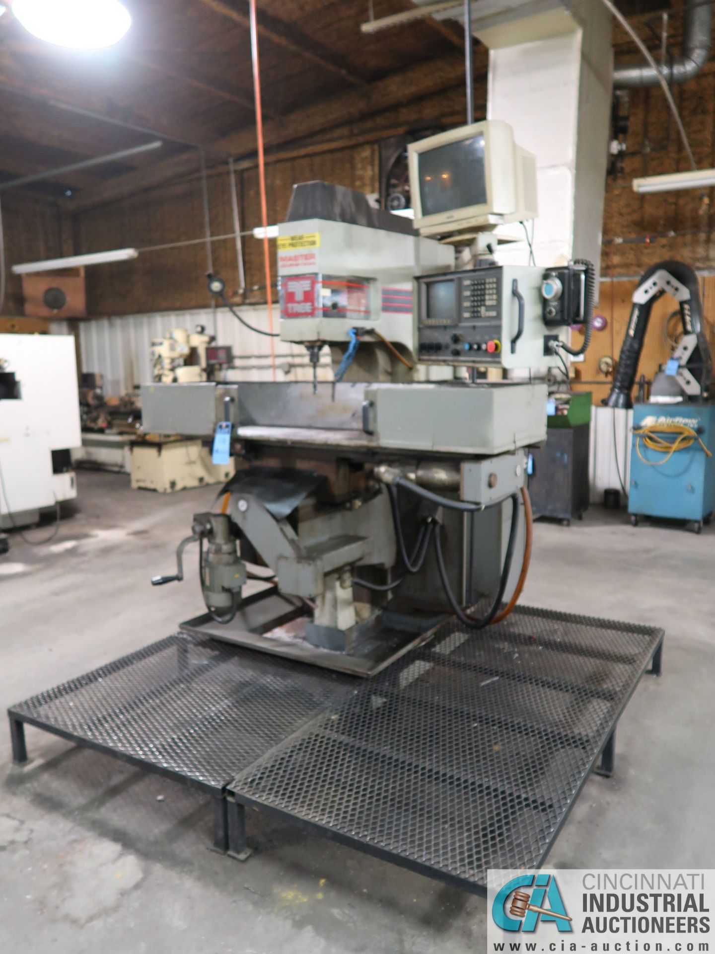 TREE JOURNEYMAN 425 CNC VERTICAL MILLING MACHINE; S/N 9-42-96-6058, CAT 40 TOOLHOLDERS, AUTO CON - Image 2 of 11