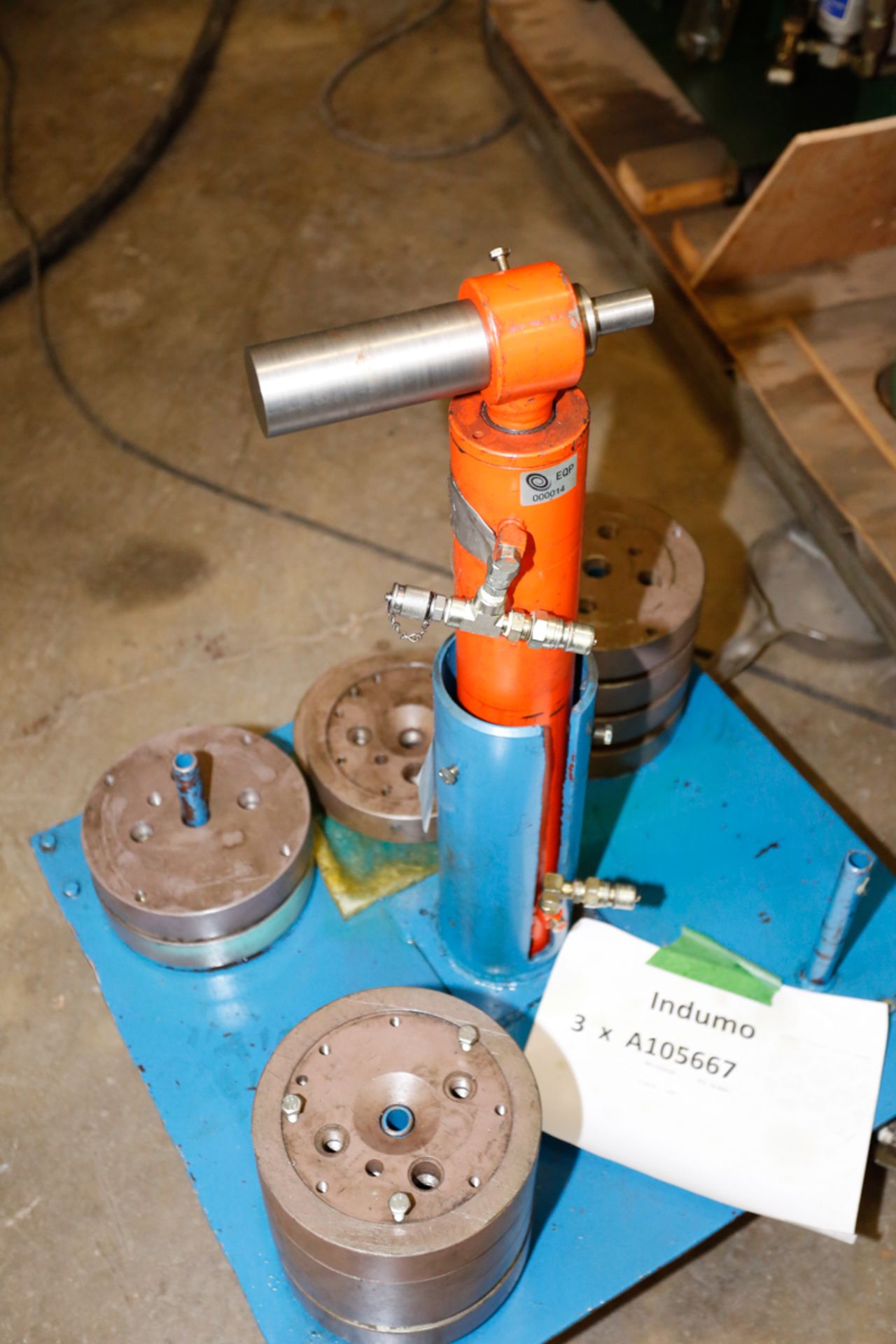 HYDRAULIC CYLINDER W/ ACCESSORIES - Image 2 of 2