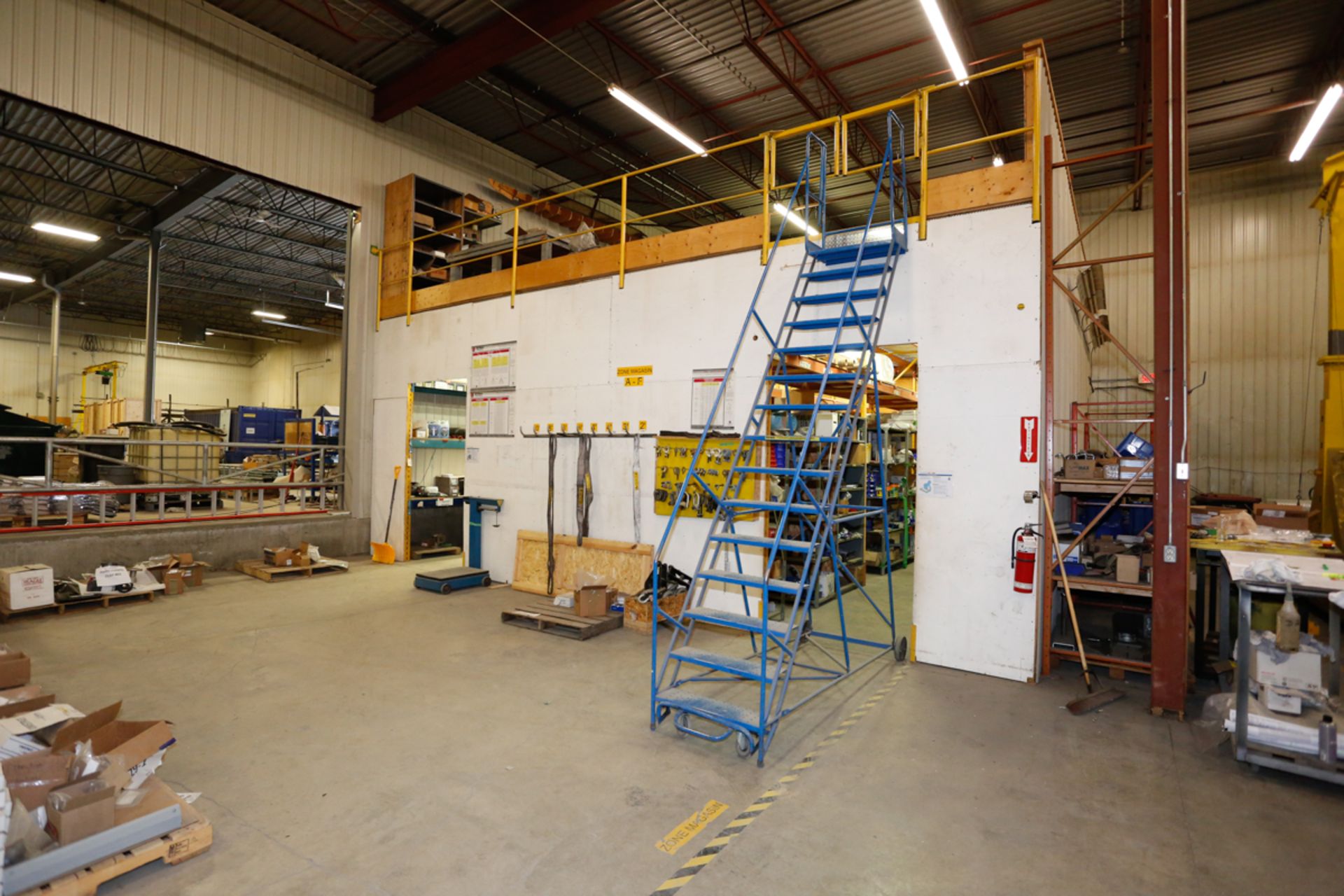 30' X 28' X 12' HIGH MEZZANINE COMPRISING OF 15 SECTIONS OF RACKING, FLOOR & GUARDRAIL - Image 2 of 5