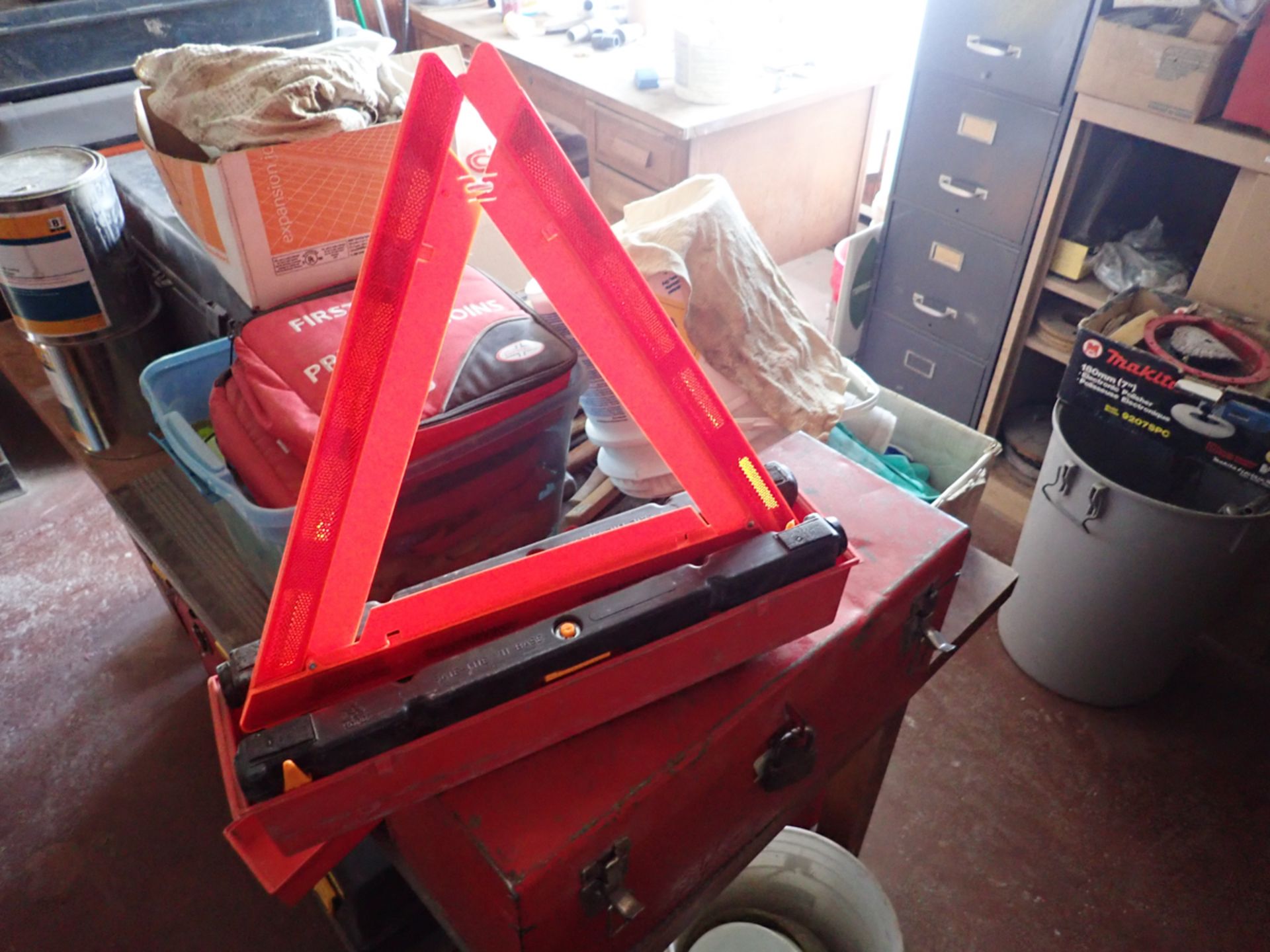 Emergency Triangle Reflector Kit1