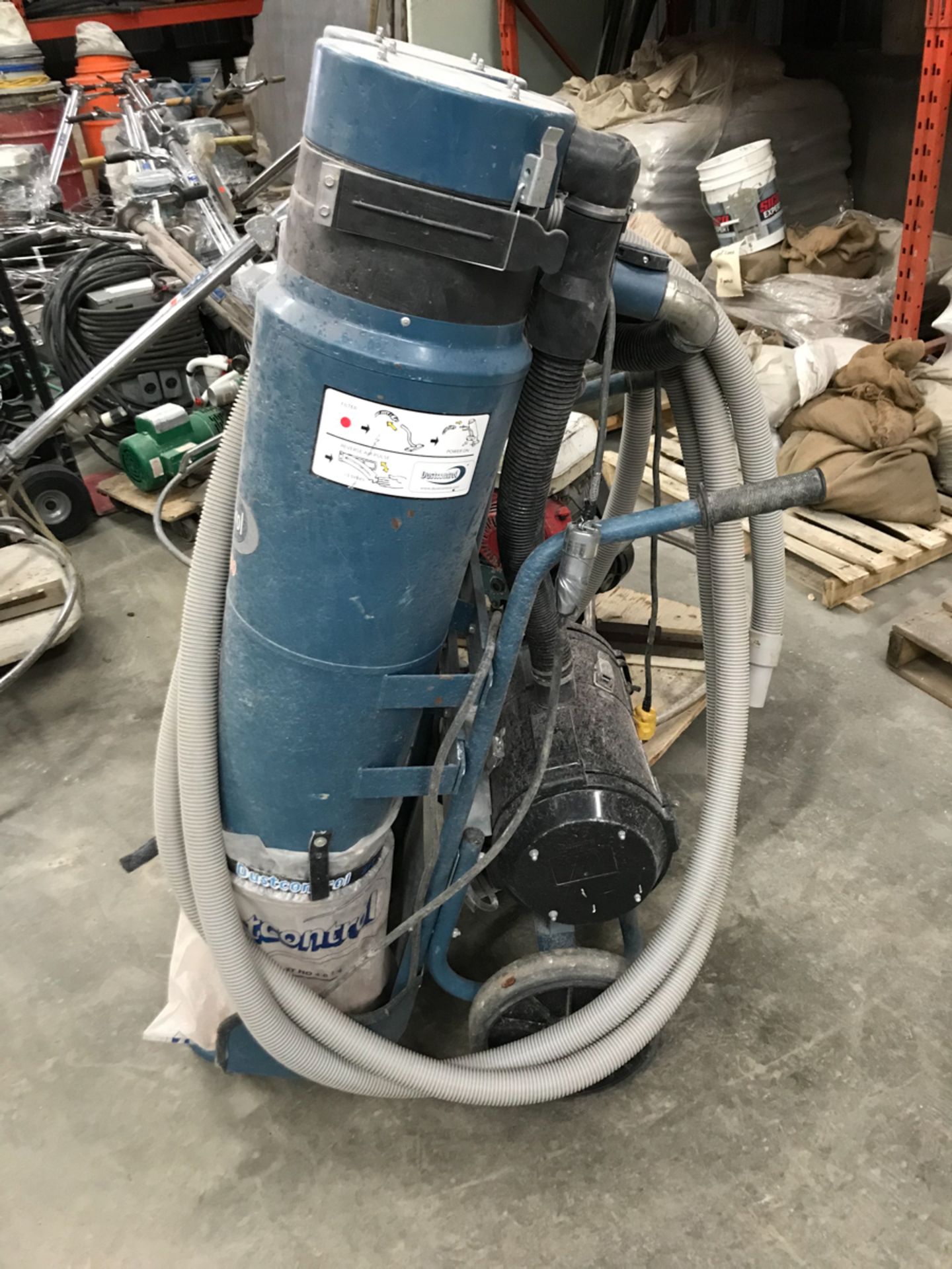 Dust Control 3800 Vacuum - Image 2 of 2