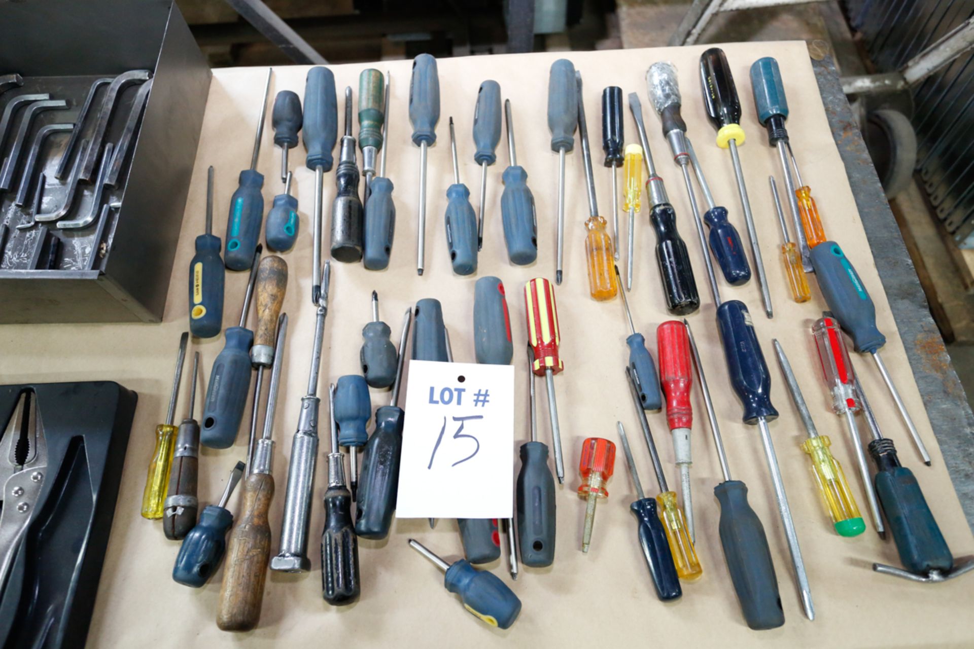 LOT OF SCREW DRIVERS & ALLEN KEYS