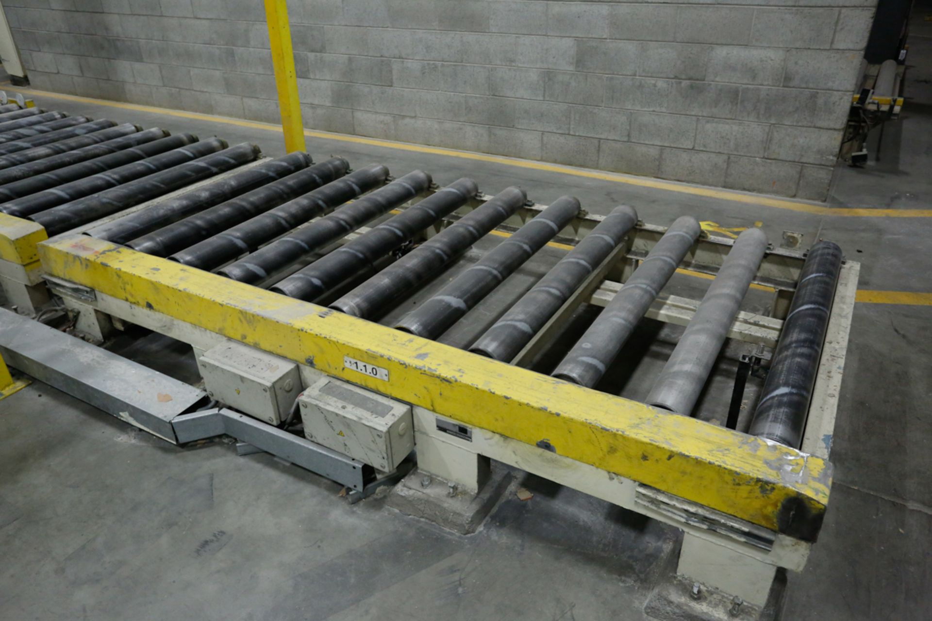 4' X 8' MOTORIZED ROLLER CONVEYORS (COMPRISING OF ITEM #1.1.0, 1.1.1, 1.2.0, 1.1.2, 1.1.3) - Image 2 of 5