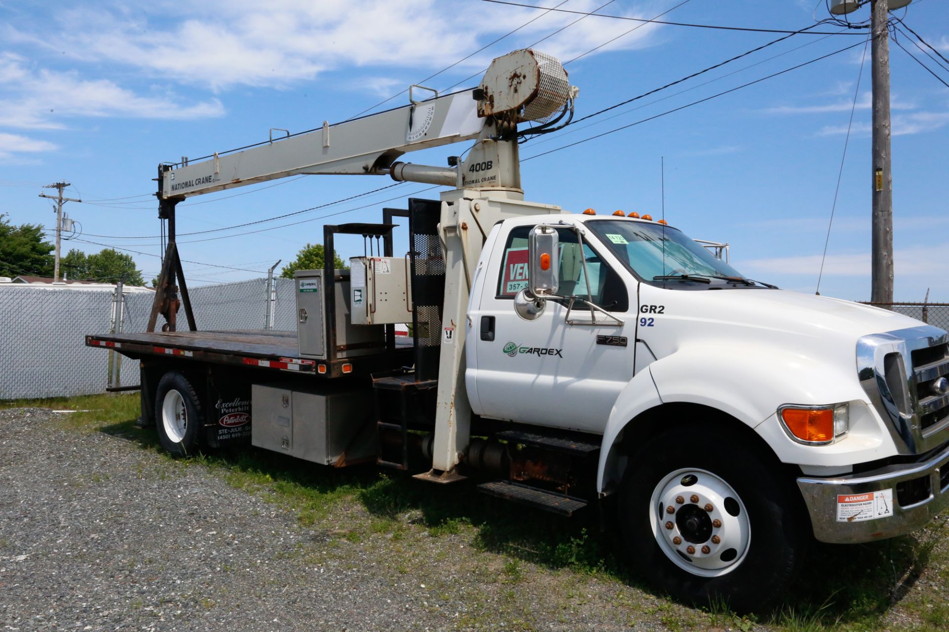 FORD F750 XL SUPER DUTY BOOM TRUCK, SINGLE AXLE, NATIONAL CRANE 20,000 LBS X 56FT BOOM, 20' DECK, - Image 9 of 18