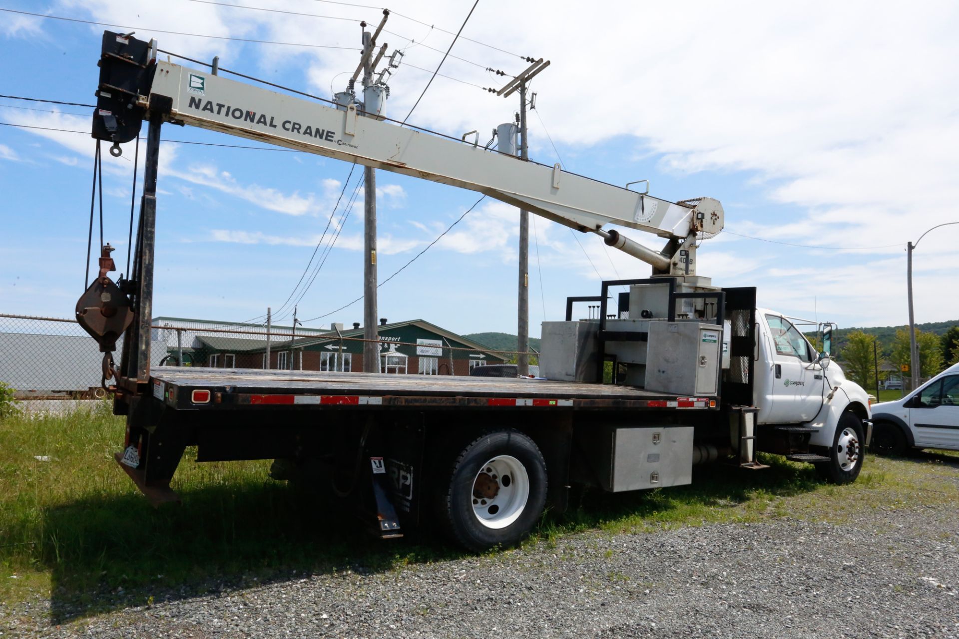 FORD F750 XL SUPER DUTY BOOM TRUCK, SINGLE AXLE, NATIONAL CRANE 20,000 LBS X 56FT BOOM, 20' DECK, - Image 8 of 18