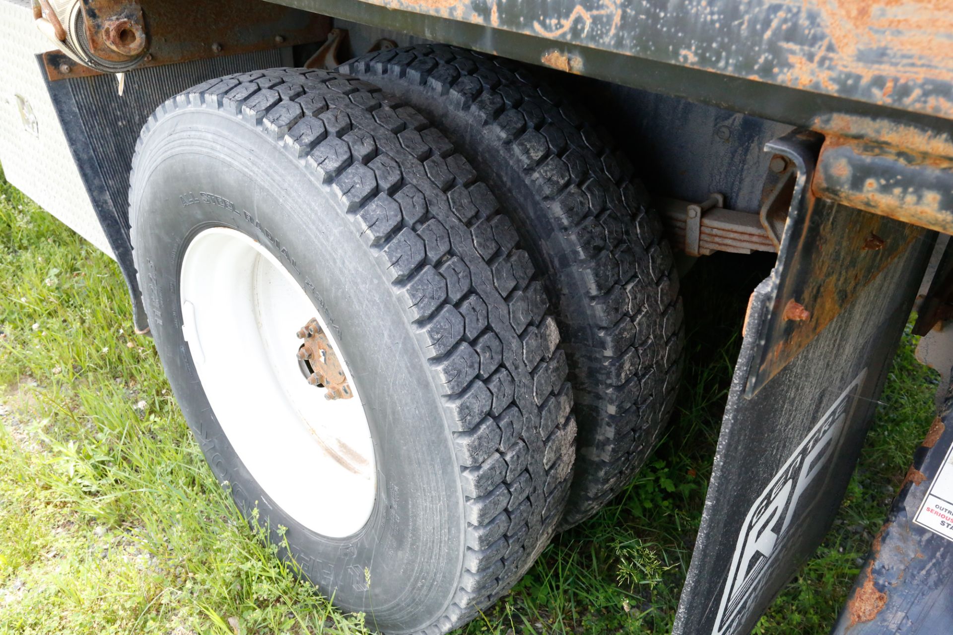 FORD F750 XL SUPER DUTY BOOM TRUCK, SINGLE AXLE, NATIONAL CRANE 20,000 LBS X 56FT BOOM, 20' DECK, - Image 7 of 18