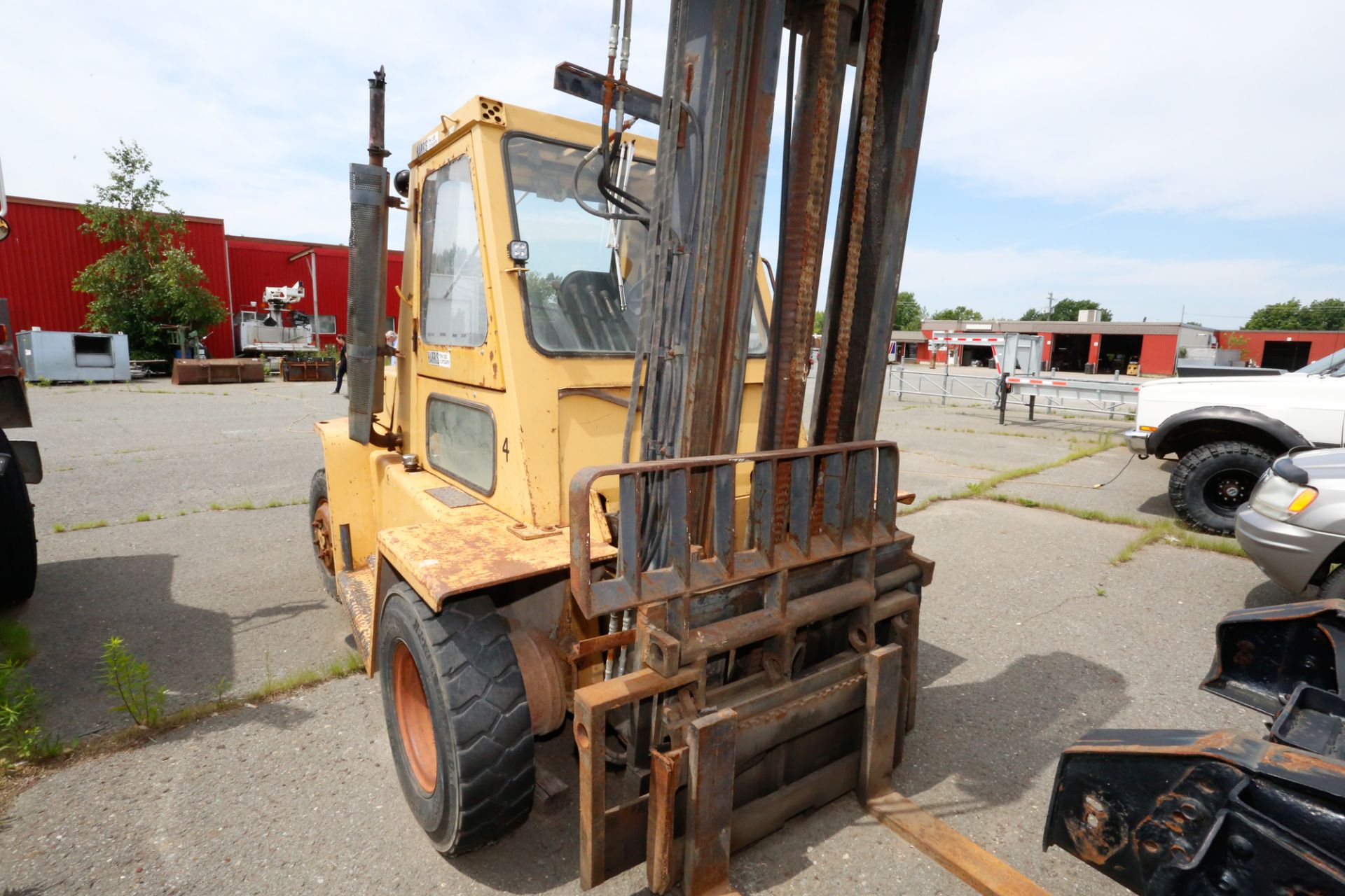 CATERPILLAR DIESEL FORKLIFT, 12500 LBS CAP., CABIN (LOCATED IN VICTORIAVILLE, QC) - Image 2 of 6