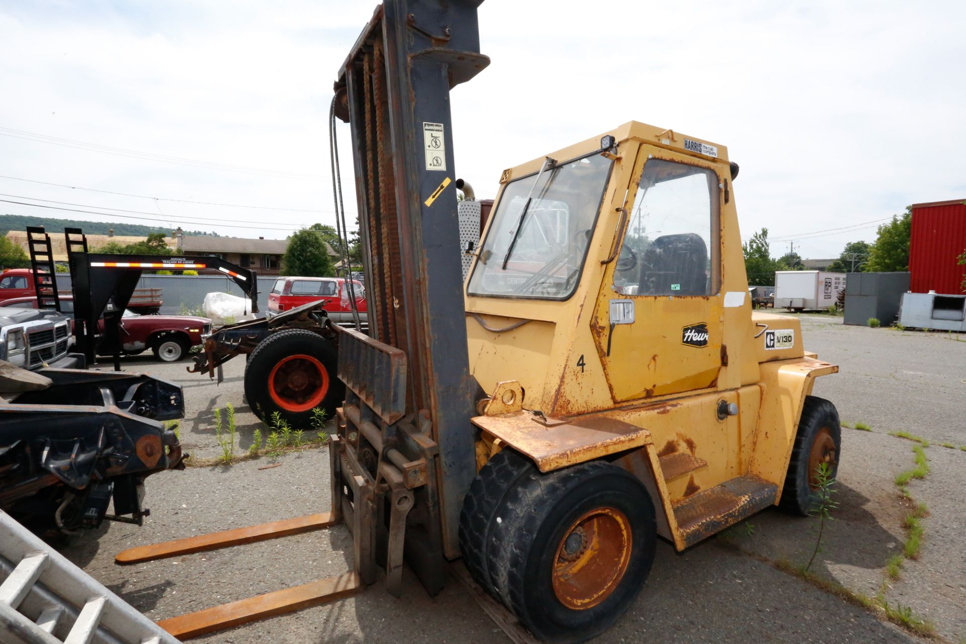 CATERPILLAR DIESEL FORKLIFT, 12500 LBS CAP., CABIN (LOCATED IN VICTORIAVILLE, QC)