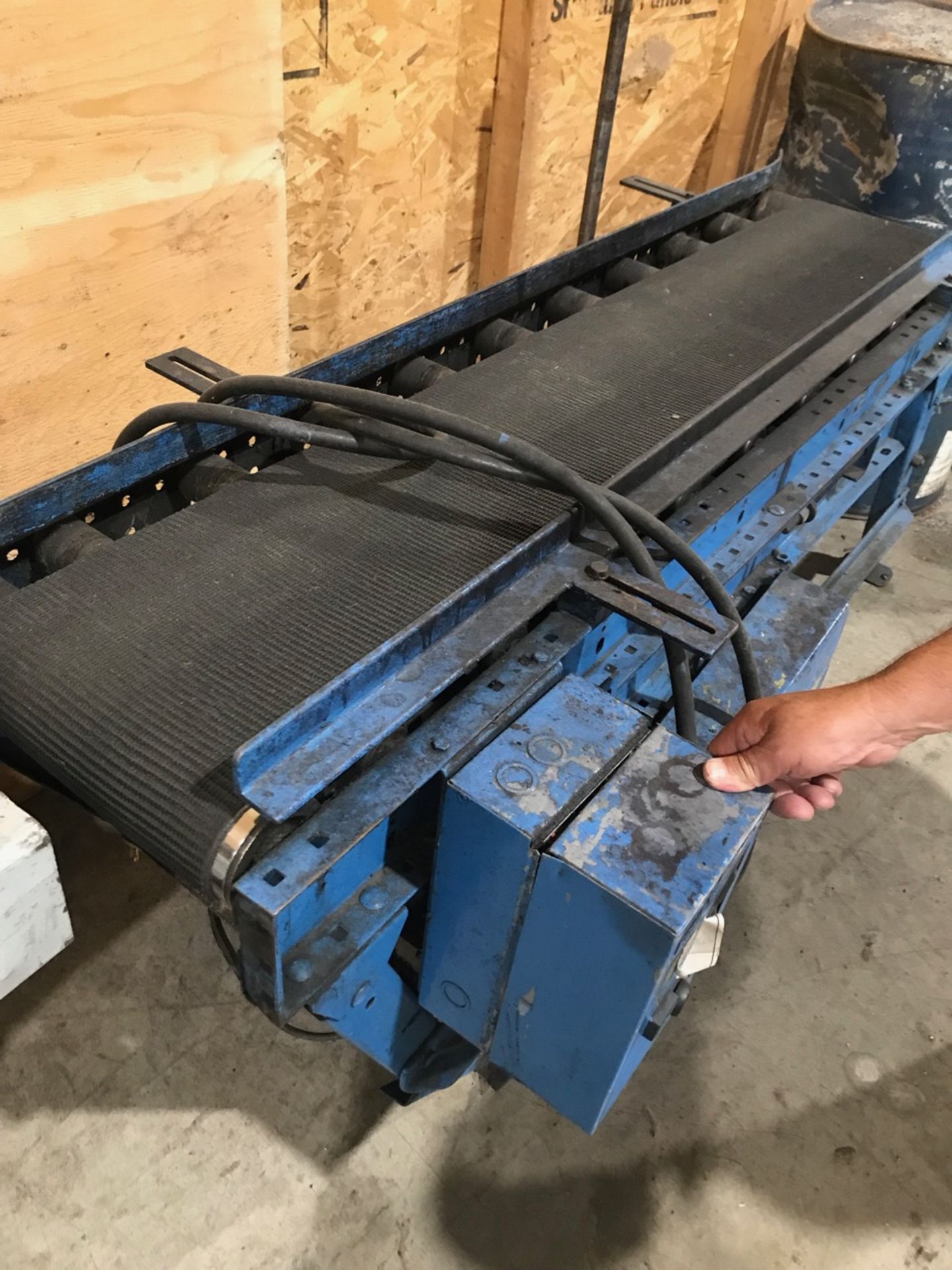 1. BELT CONVEYOR, 22'' WIDE FRAME, 18'' WIDE BELT X 20'10'' LENGHT (LOCATED IN CHATEAUGUAY, QC)