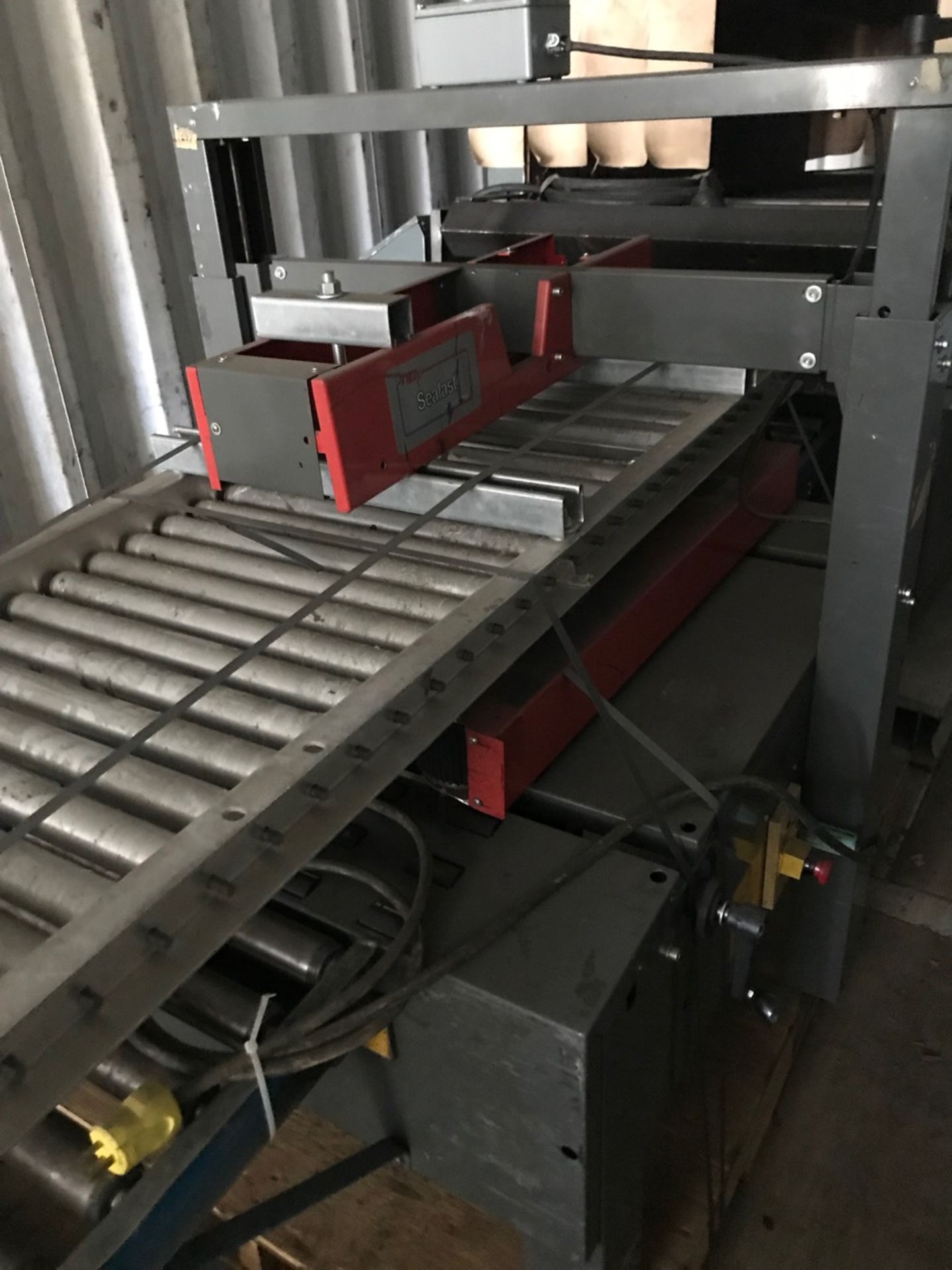 VIBAC SEALAST 50M ROBOPAC TOP & BOTTOM CASE SEALER(LOCATED IN CHATEAUGUAY, QC)