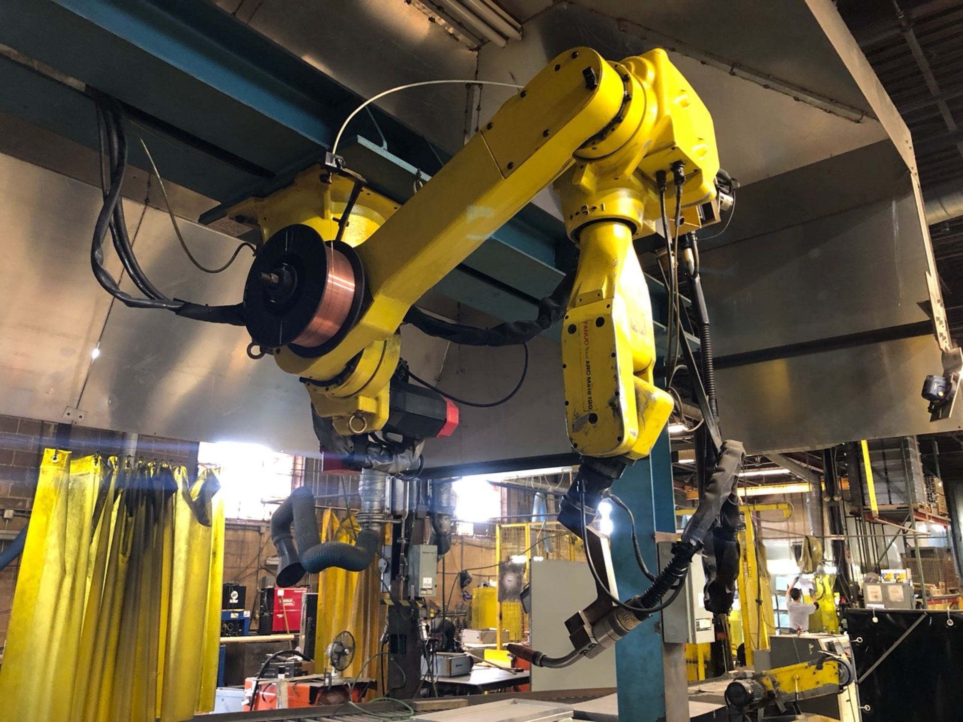 FANUC 6 AXIS WELDING ROBOT TYPE A05B-1208-B201, F-22206 ARC MATE 120 RJ CONTROL (1995) W/ LINCOLN - Image 2 of 7