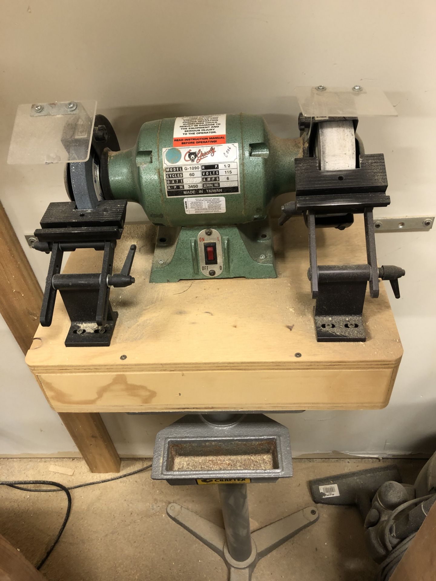 Grizzly Bench Grinder (C006)