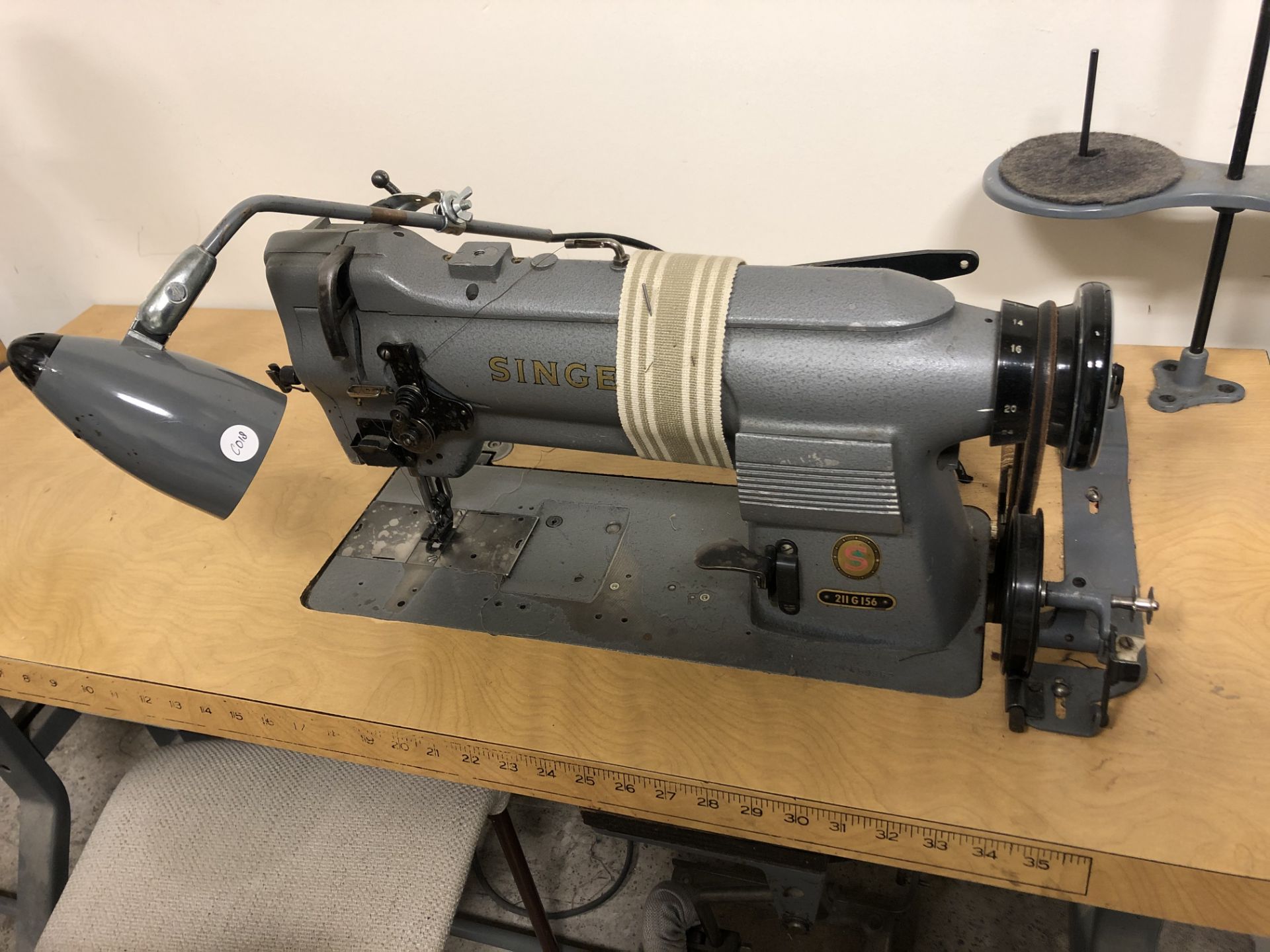 Singer 211G156 Sewing Machine (C018)