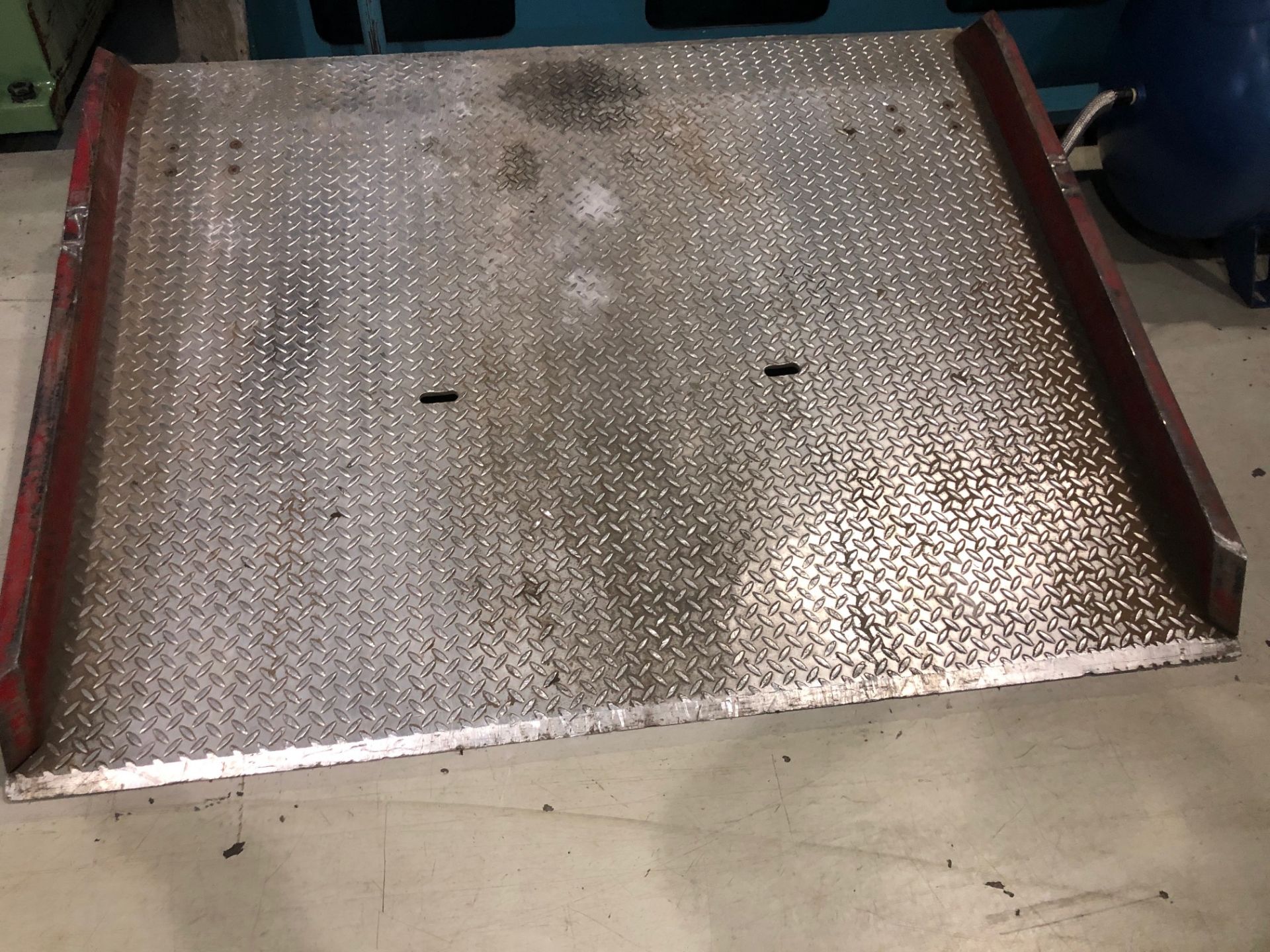 6’ WIDE X 5’ DOCK PLATE LOCATED IN VAUDREUIL, QC