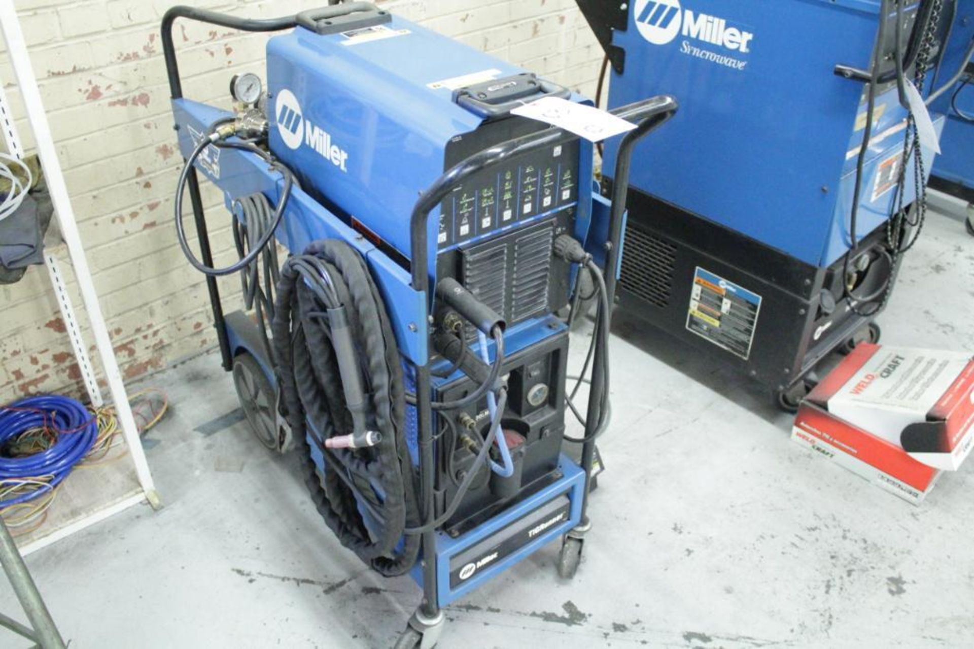 Miller Dynasty 300DX tig welder complete package w/ foot control