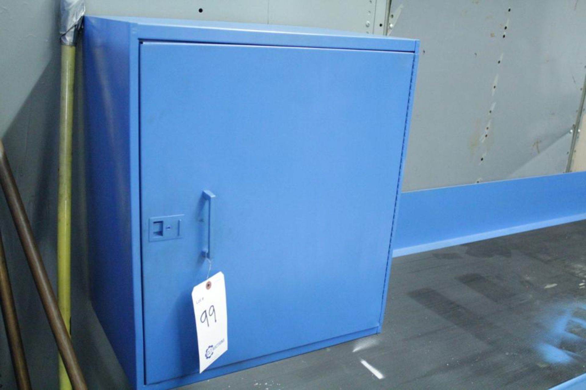 Aerosol can storage cabinet