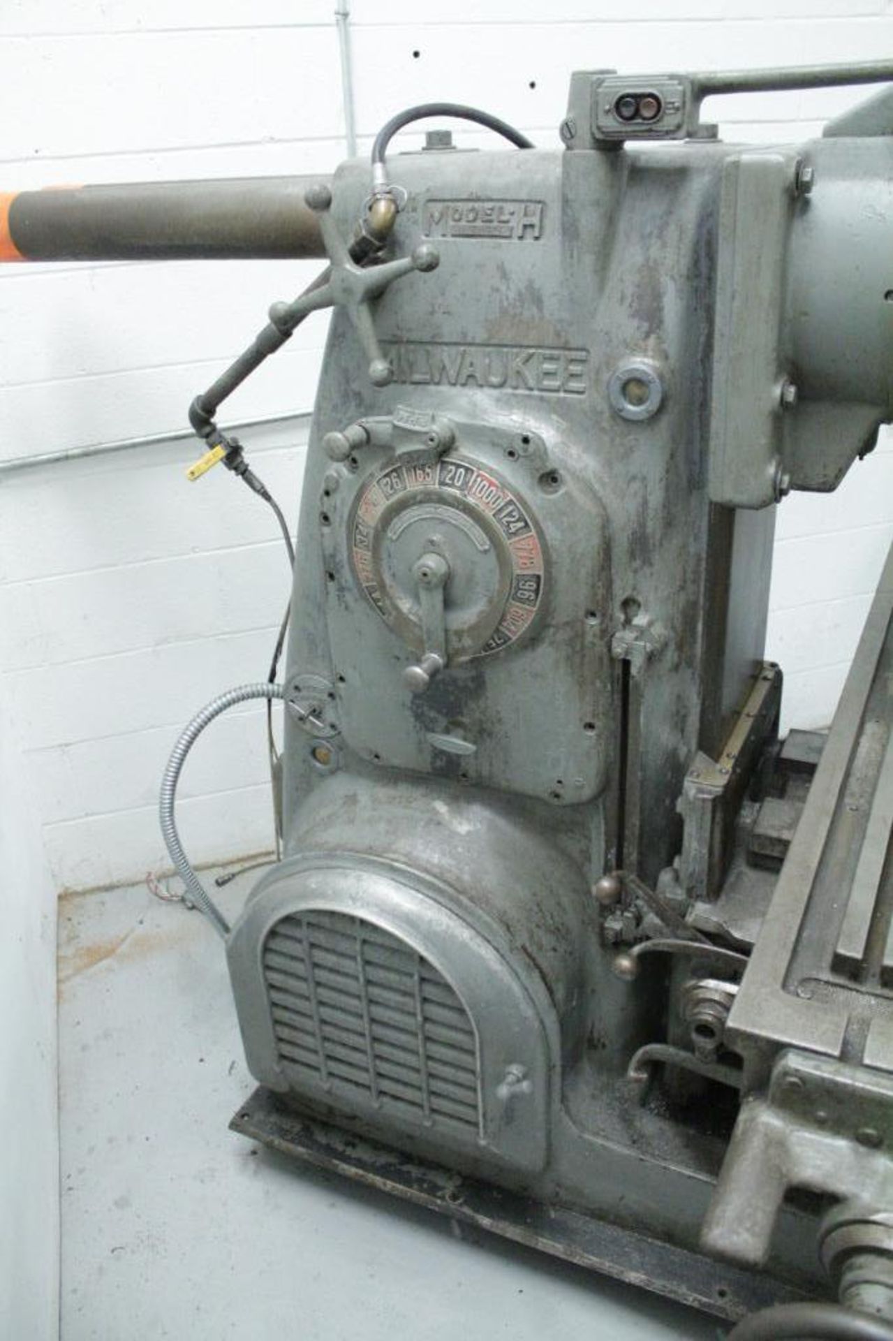 Kearney & Trecker Model H Universal No3 milling machine - Image 7 of 8
