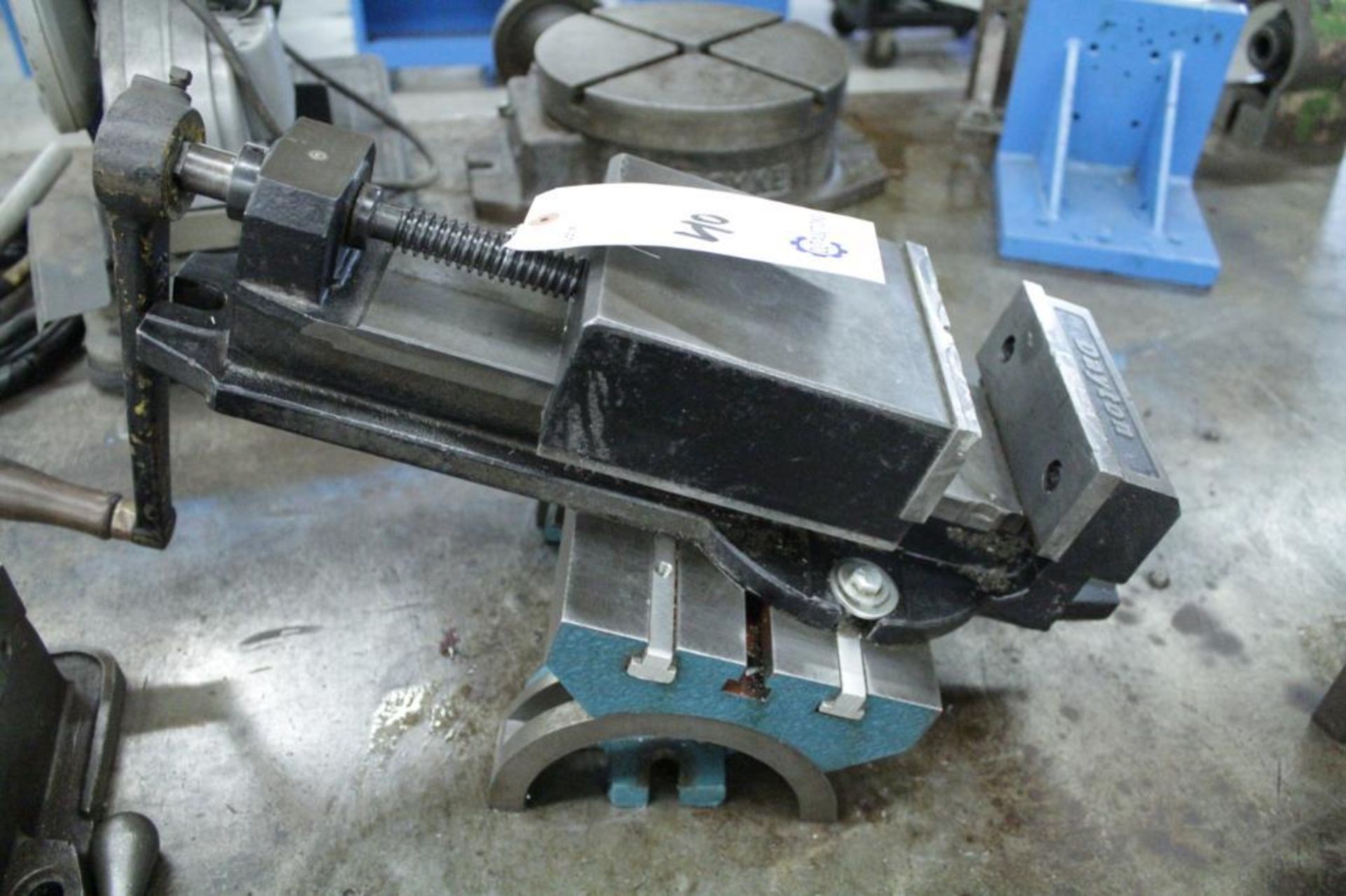 Dayton 6" milling vise w/ tilt table - Image 3 of 3