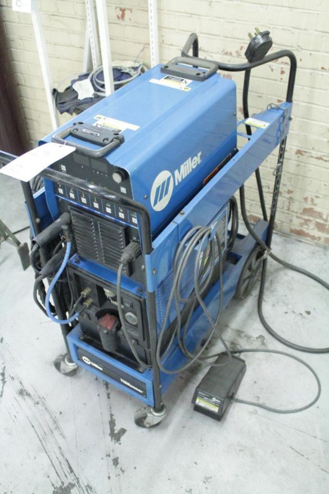 Miller Dynasty 300DX tig welder complete package w/ foot control - Image 2 of 6