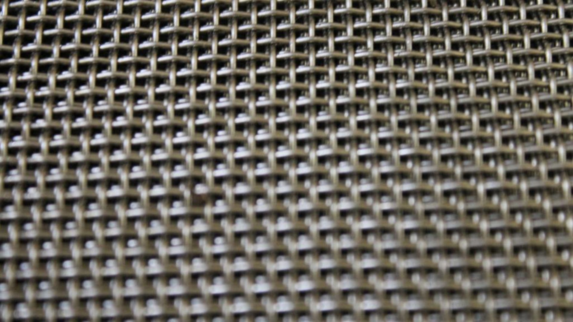 1000 sq' 304 Stainless woven mesh - Image 4 of 4