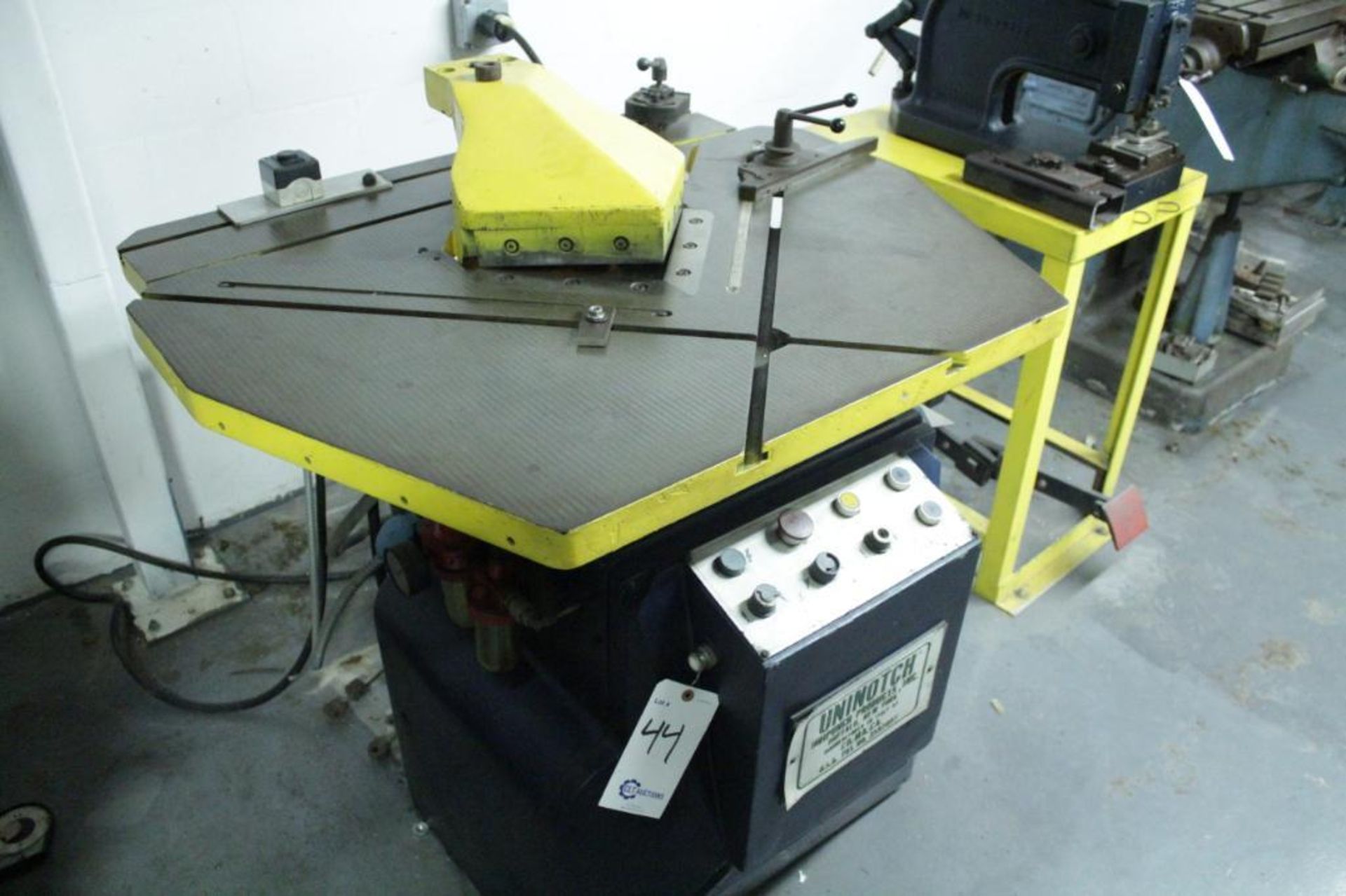 Uninotch Unipunch Hydraulic notcher & punch 230v/3ph