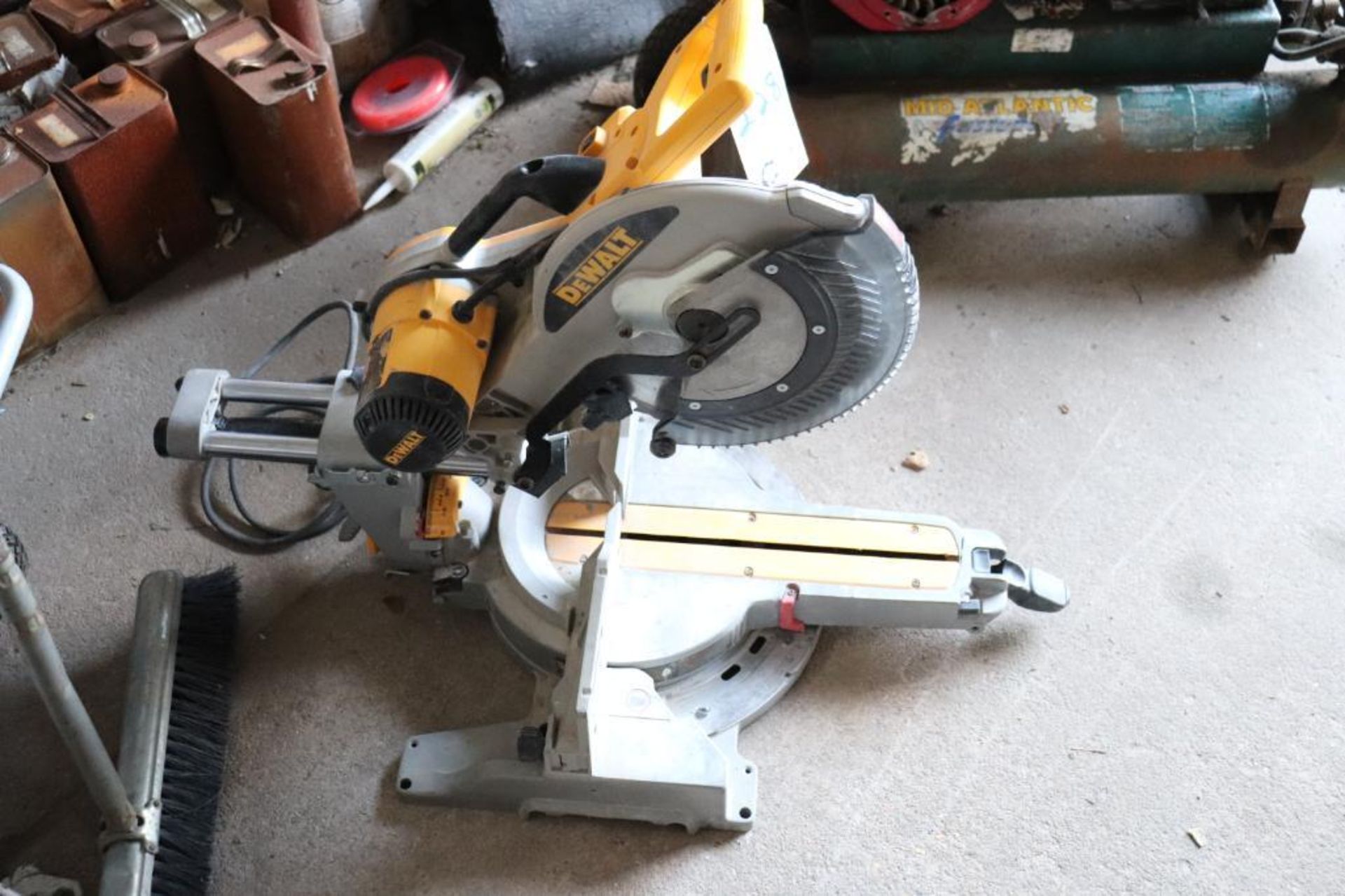 DeWalt DWS780 12" compound sliding miter saw - Image 2 of 4