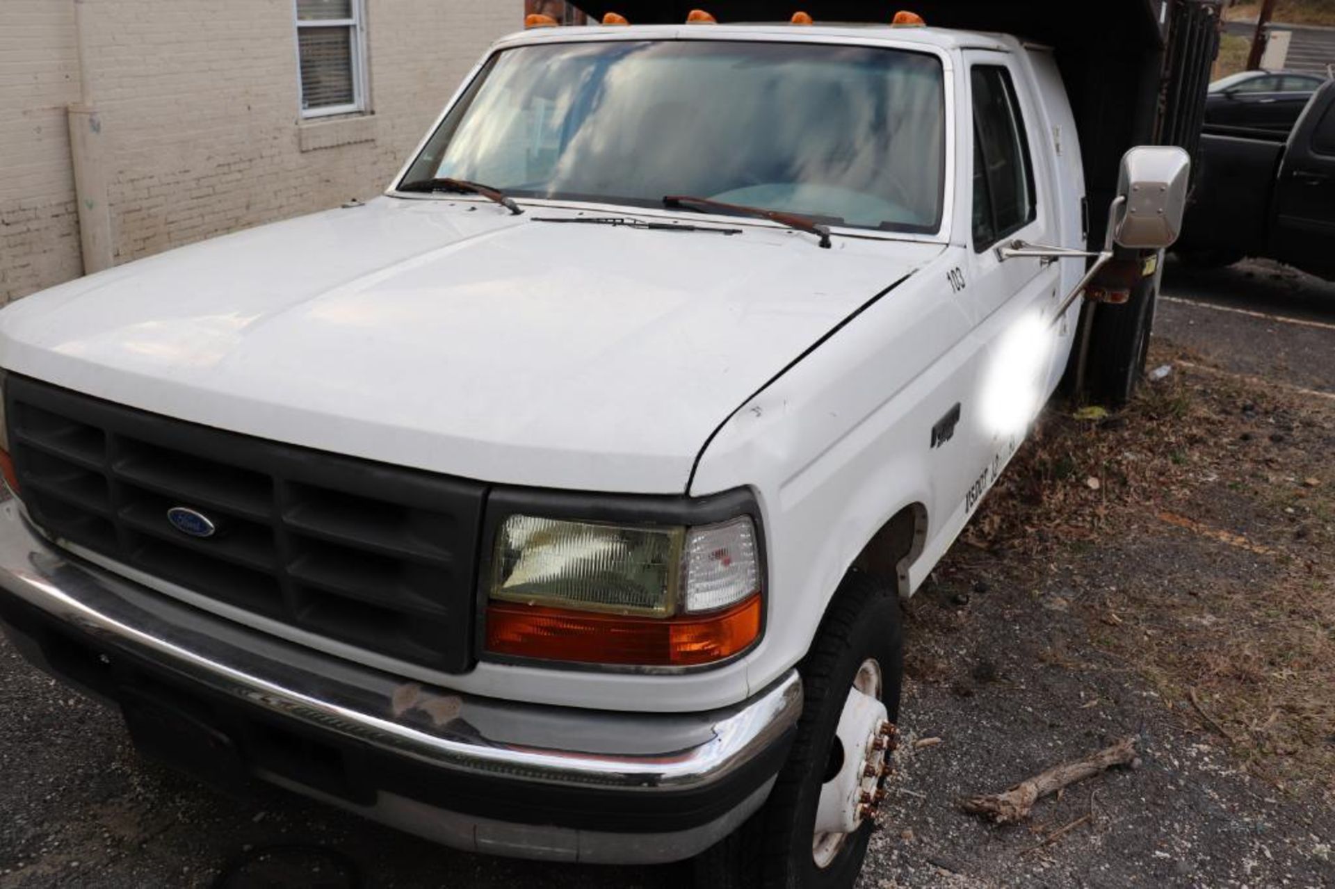 1996 Ford F-Superseries F450 dump truck, needs repair - Image 3 of 13