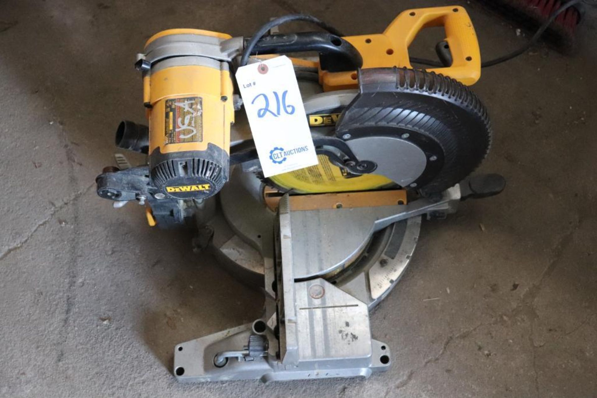 DeWalt DW716 12" miter saw