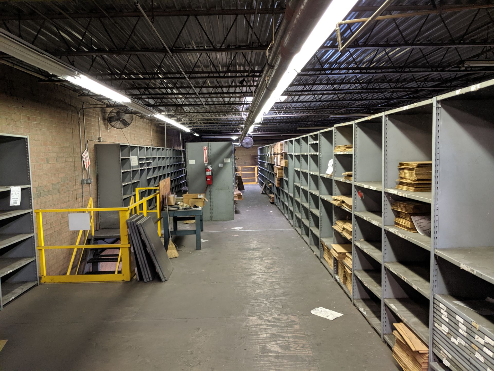 Parts shelving units - Image 7 of 9