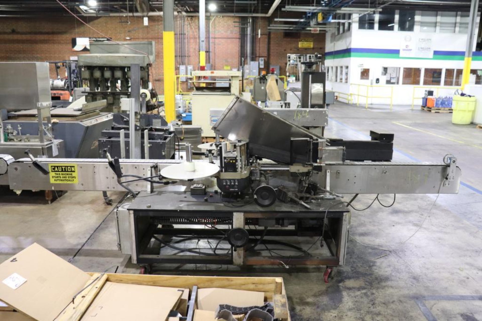 Packaging equipment - Image 2 of 8