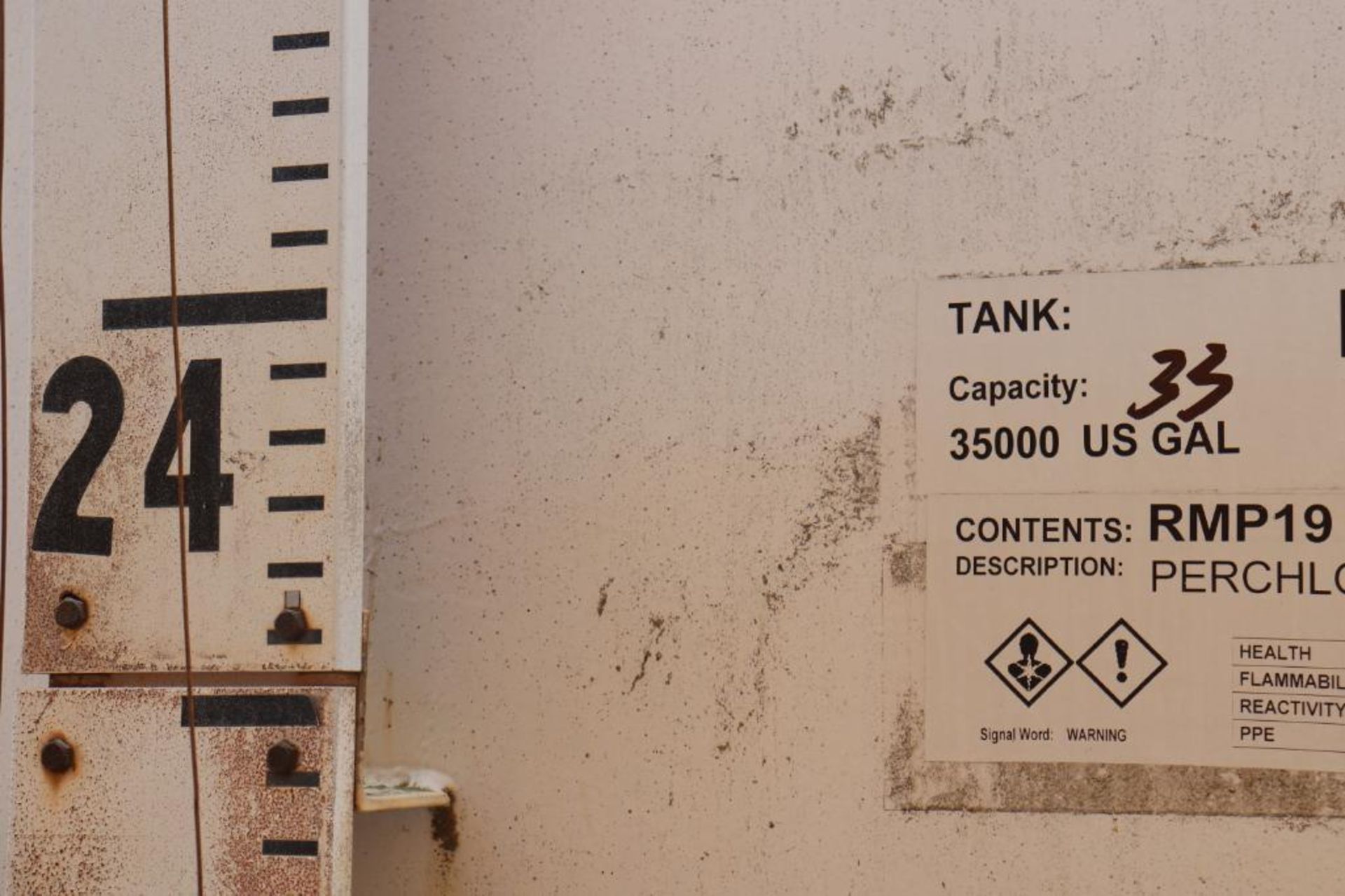 Tank farm section 15k - 30k gallon vertical tanks - Image 15 of 19