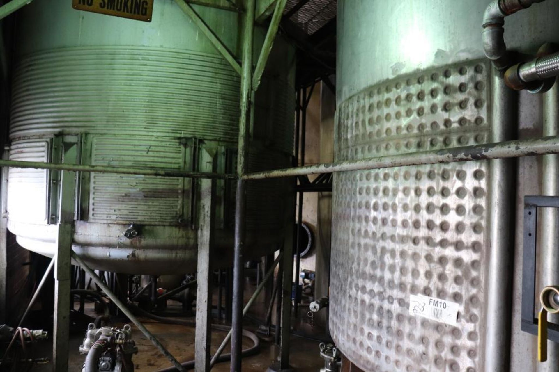 Stainless steel & steel mixing tanks, Contents of room - Image 4 of 13