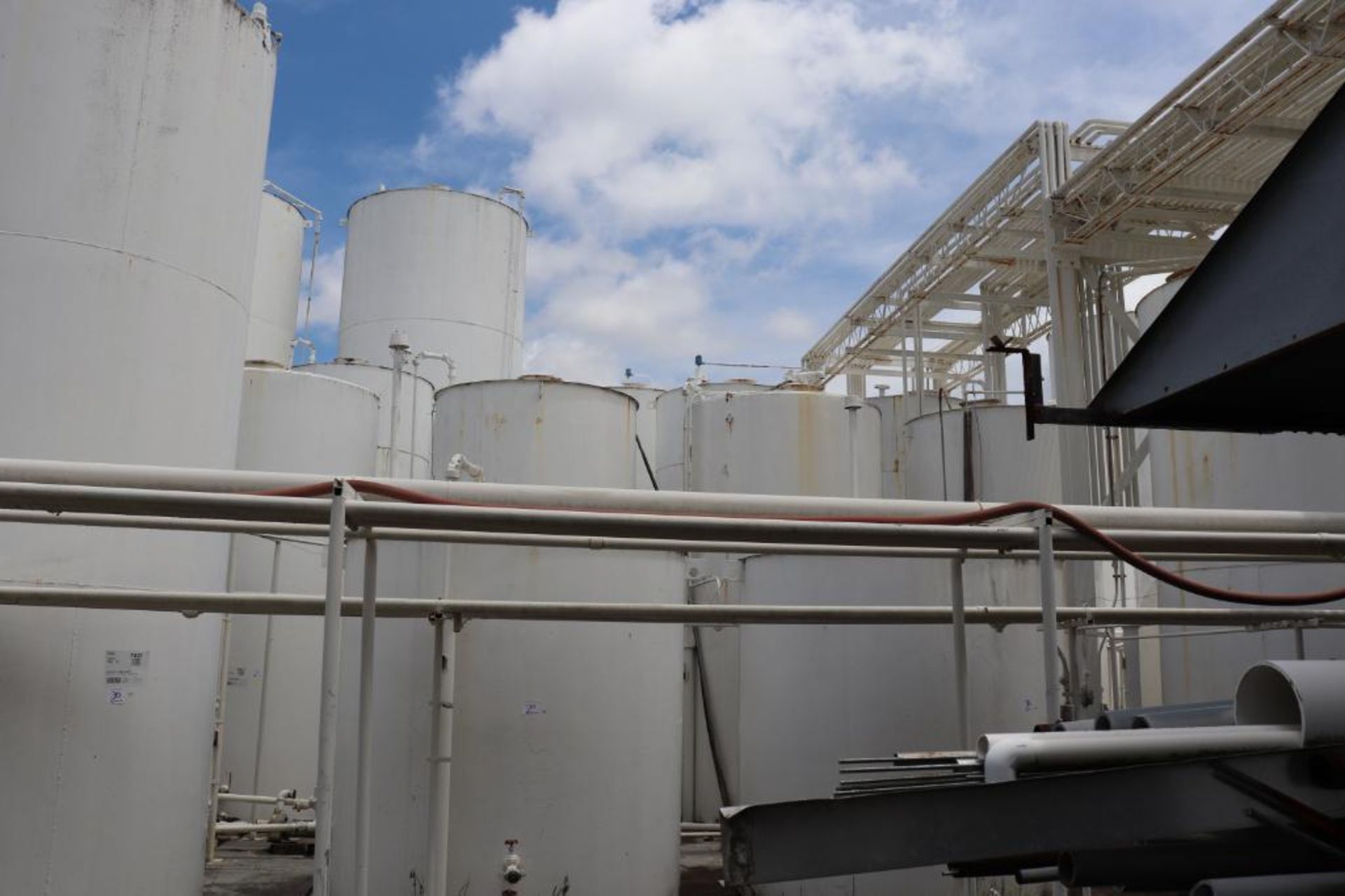 Tank farm section 6k - 30k gallon vertical/horizontal tanks - Image 4 of 39