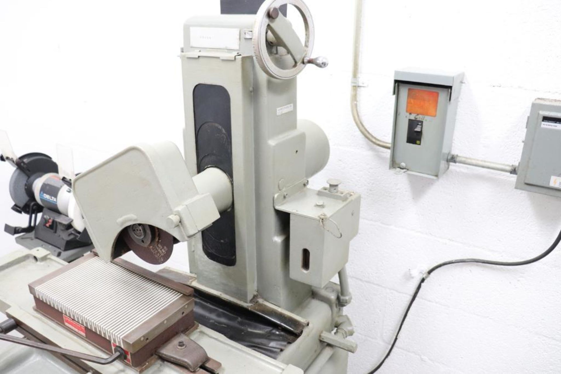 Boyar-Schultz H612 hand feed surface grinder - Image 3 of 6