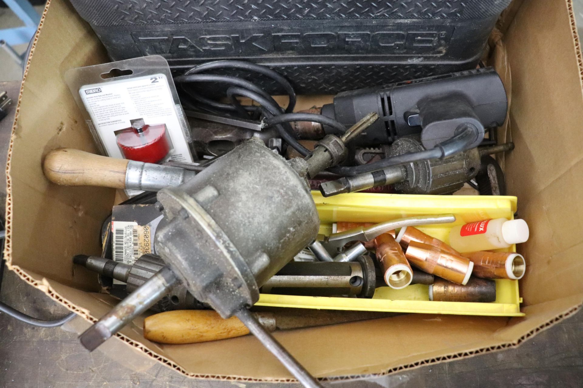 Box of tools - Image 2 of 2