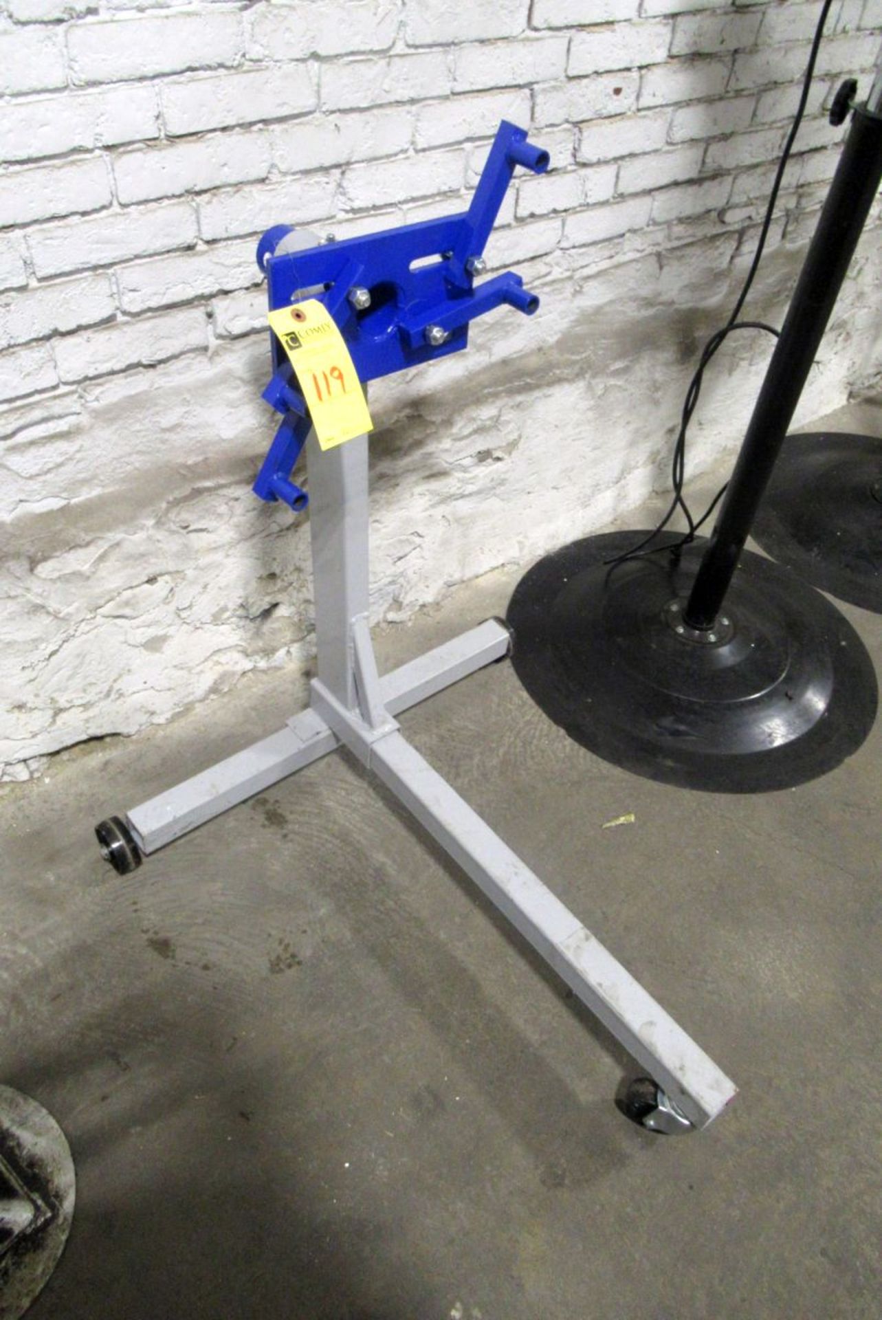 Duralast 750 Lb. Capacity Engine Stand