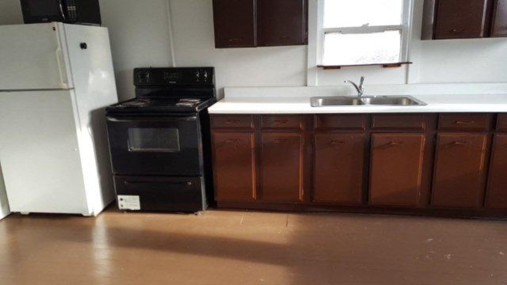 BULK BID: The Real Estate & Restaurant Equipment/Fixtures as a Whole. Lots 1 & 2. - Image 28 of 32